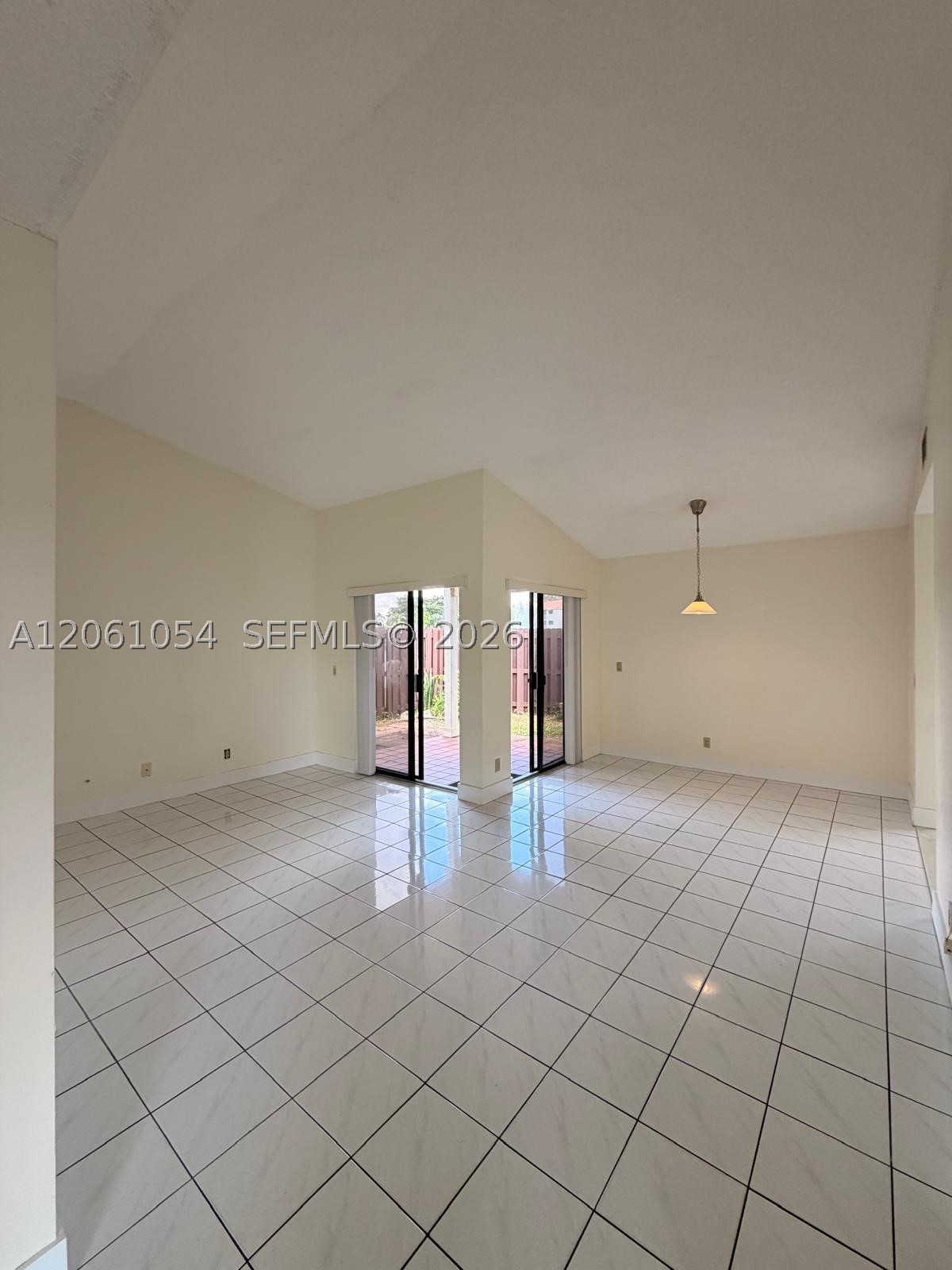 6431 Nw 171st St Property Photo 4