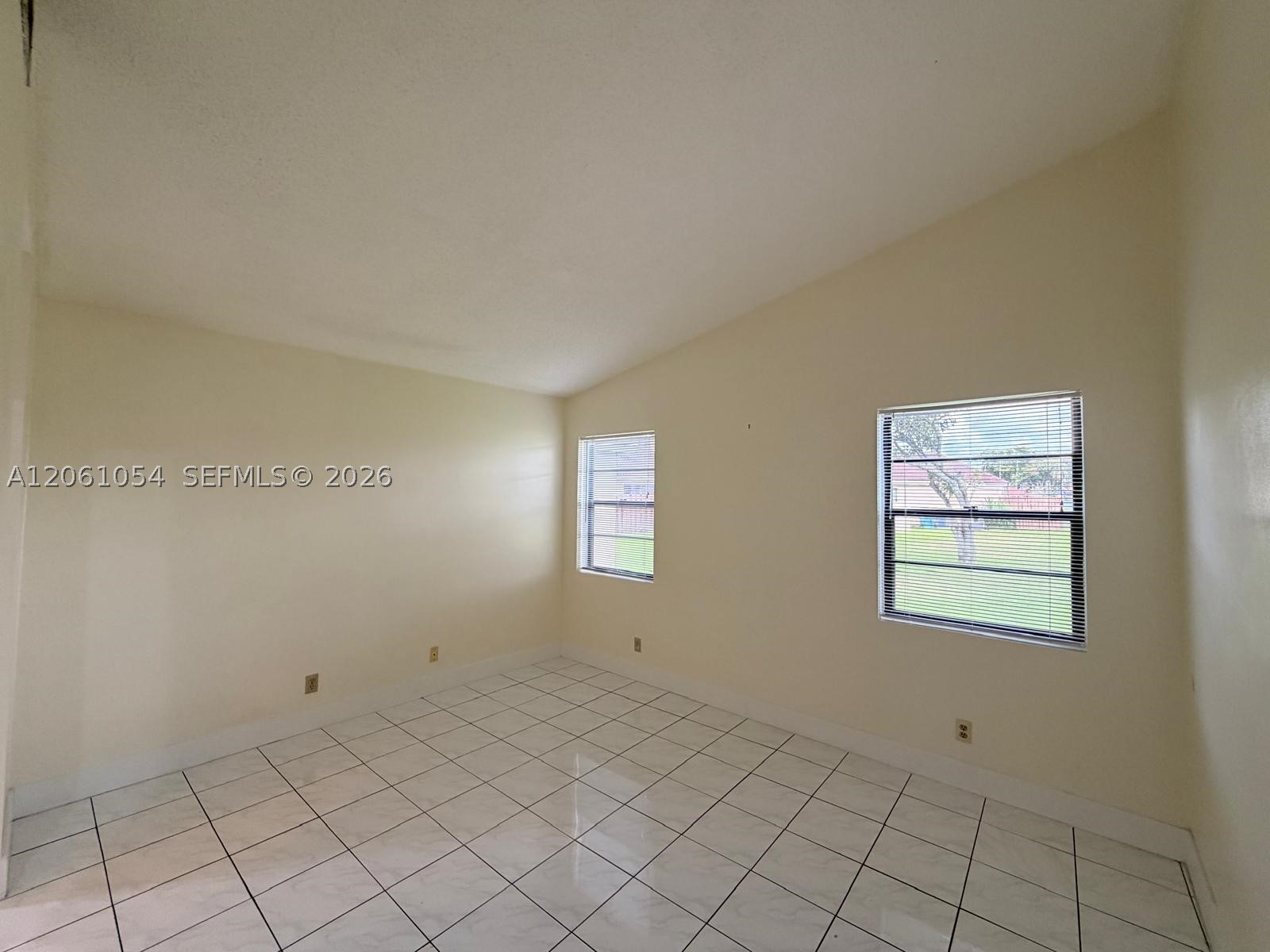 6431 Nw 171st St Property Photo 7