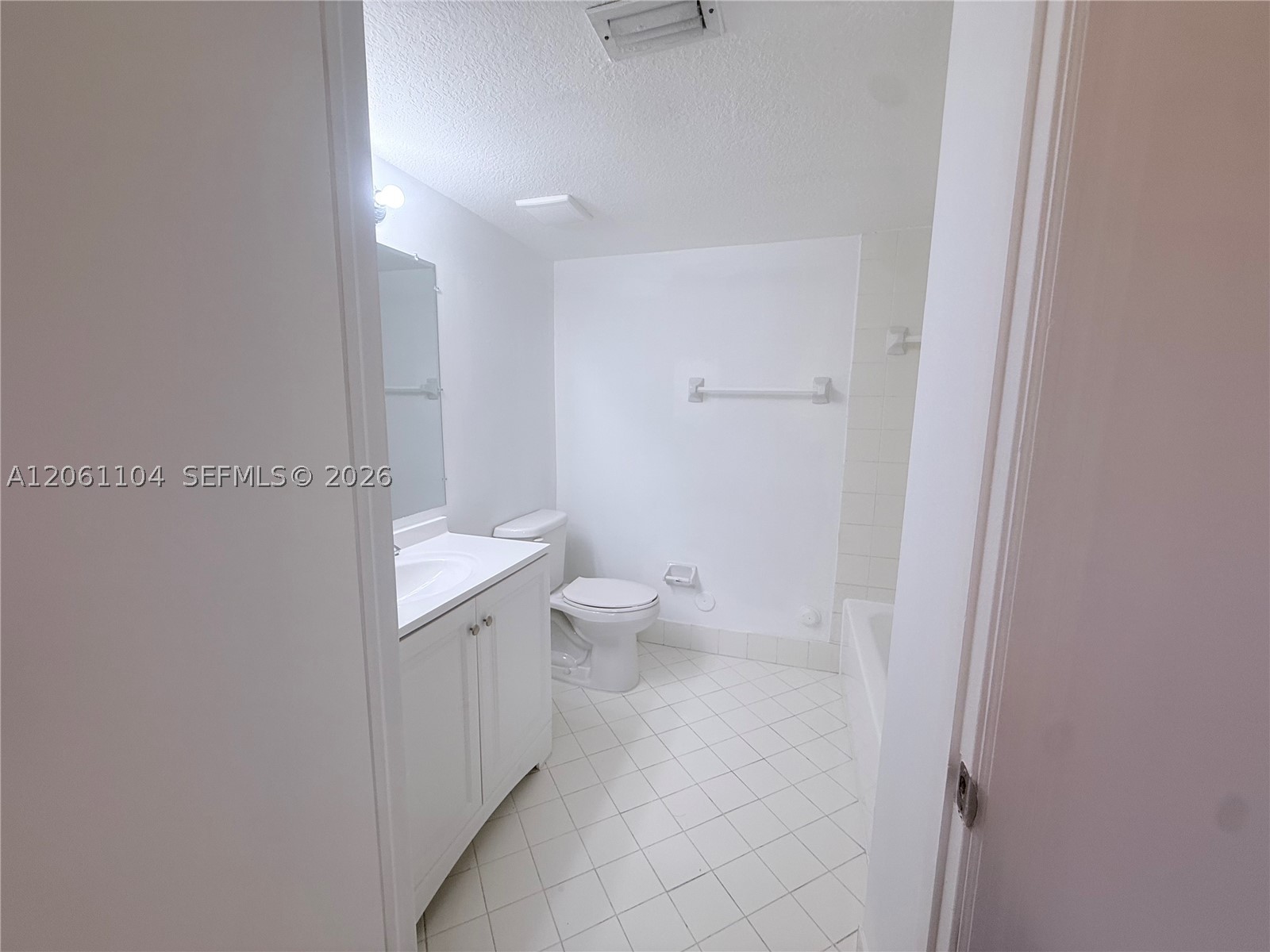 995 Ne 34th Ave 101 Property Photo 4