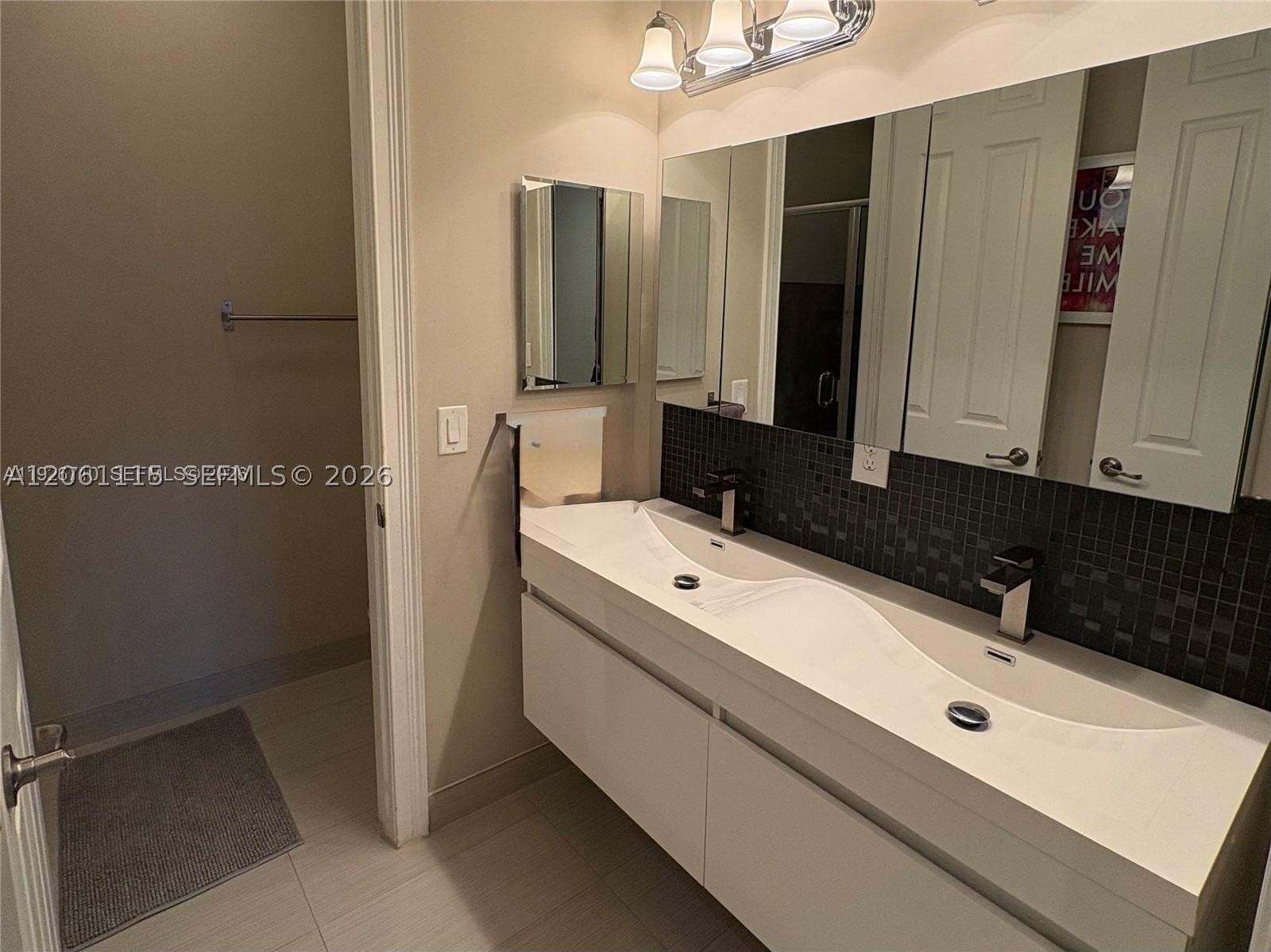 8925 Nw 99th Ct Property Photo 18