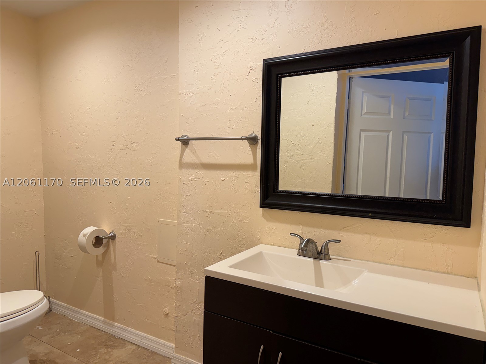 1605 Nw 95th St Property Photo 8