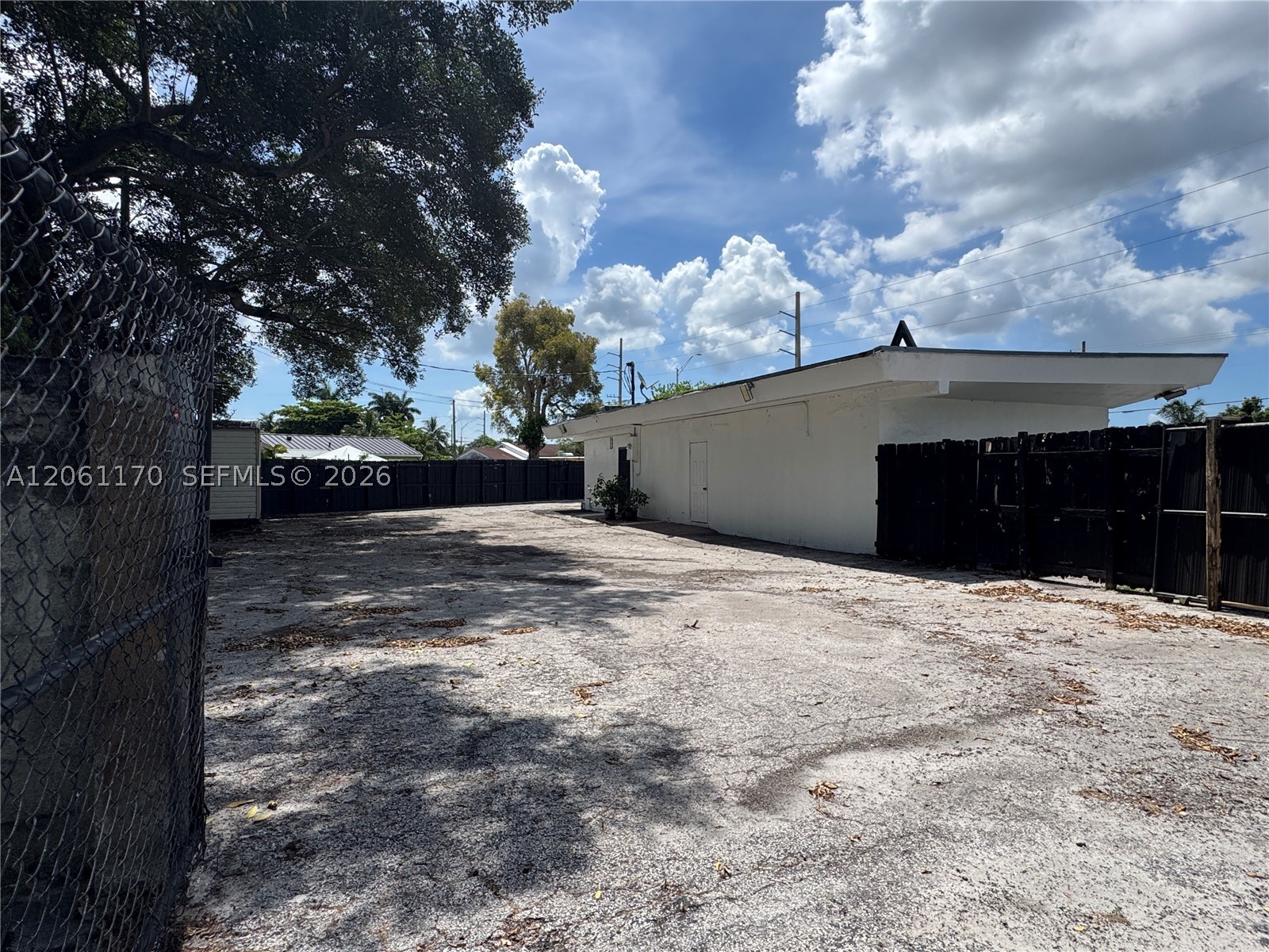 1605 Nw 95th St Property Photo 14