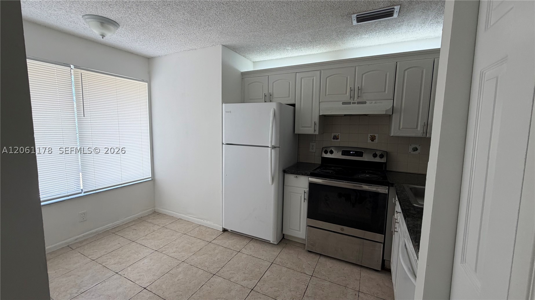 2550 Riverside Dr 223 Property Photo 3