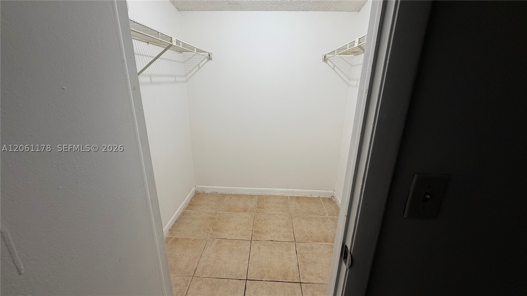 2550 Riverside Dr 223 Property Photo 10