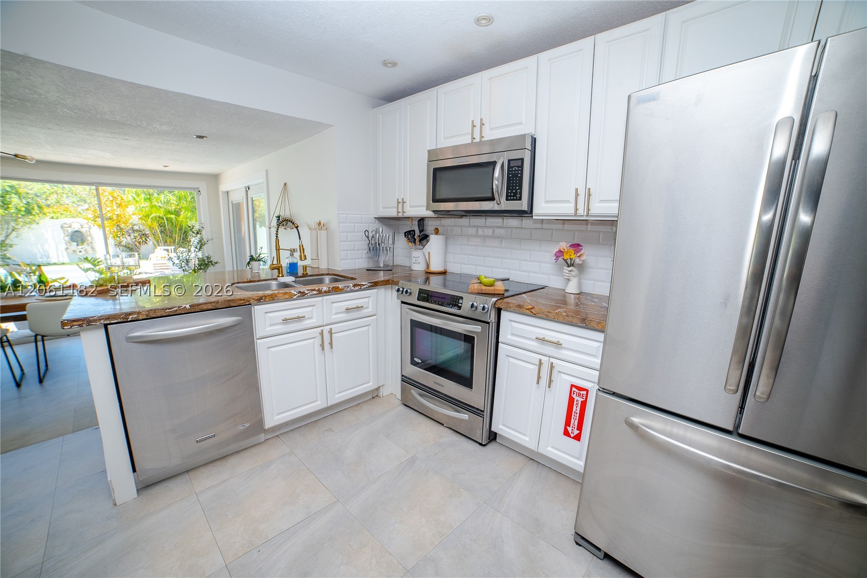 1725 Sw 30th St Property Photo 16