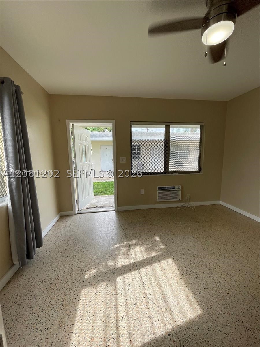 940 Sw 4st 4 Property Photo 1