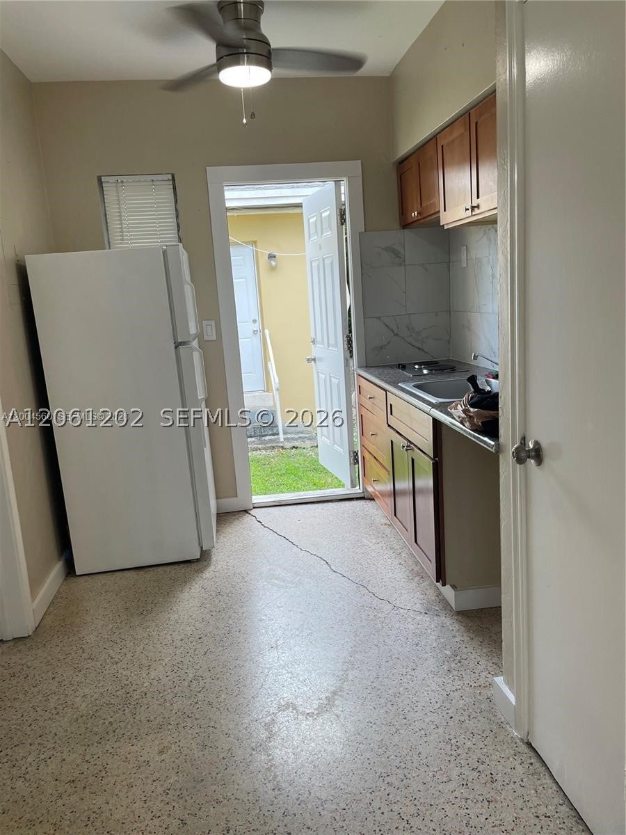 940 Sw 4st 4 Property Photo 7