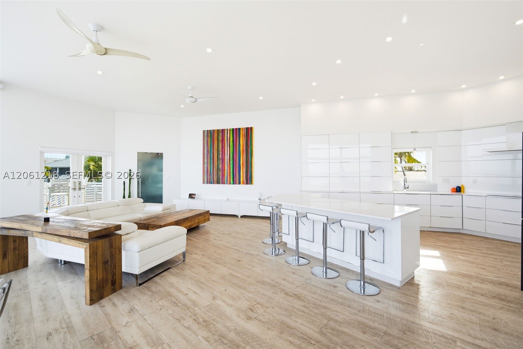 A12061218 Property Photo 11