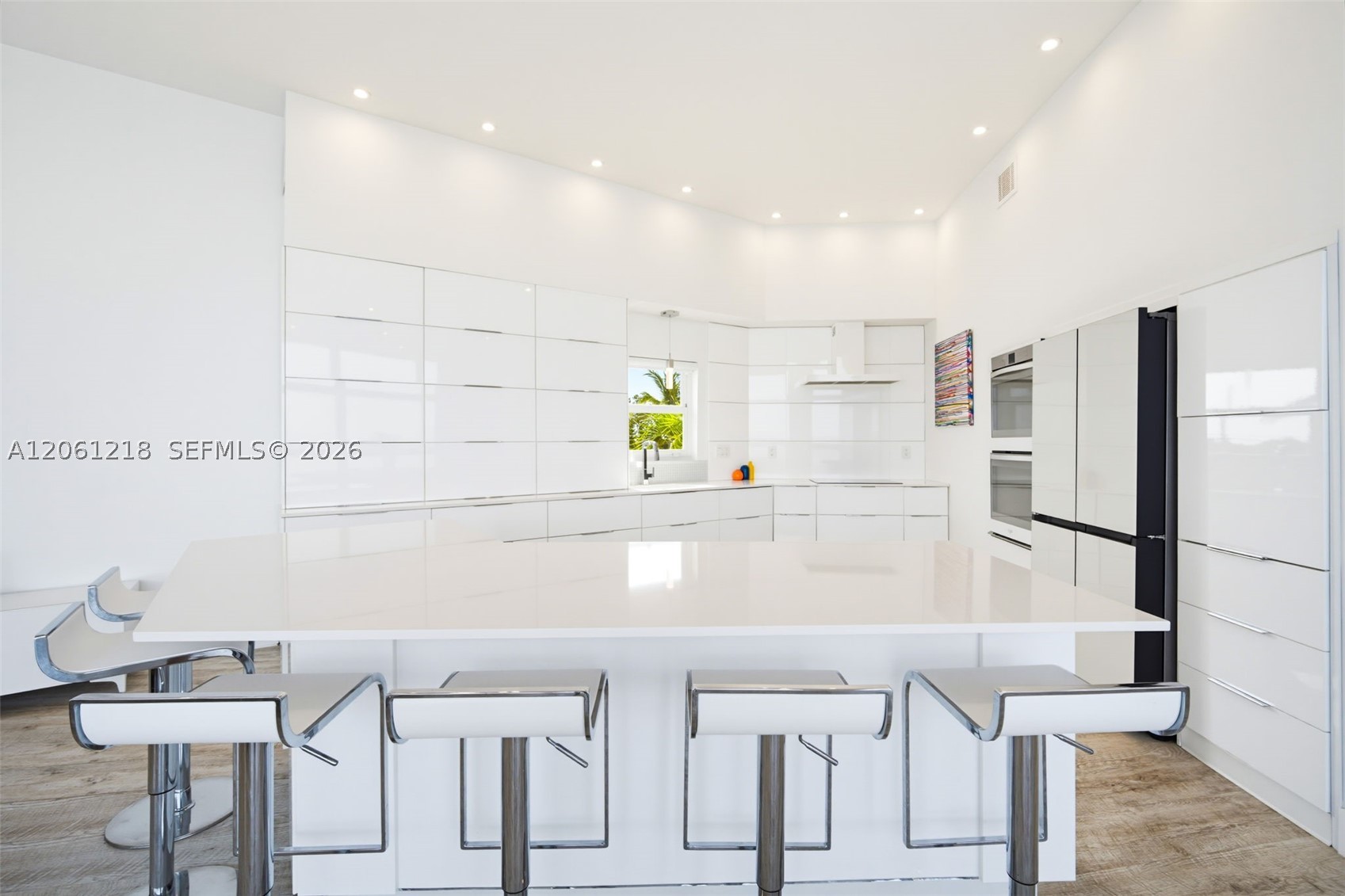 A12061218 Property Photo 14
