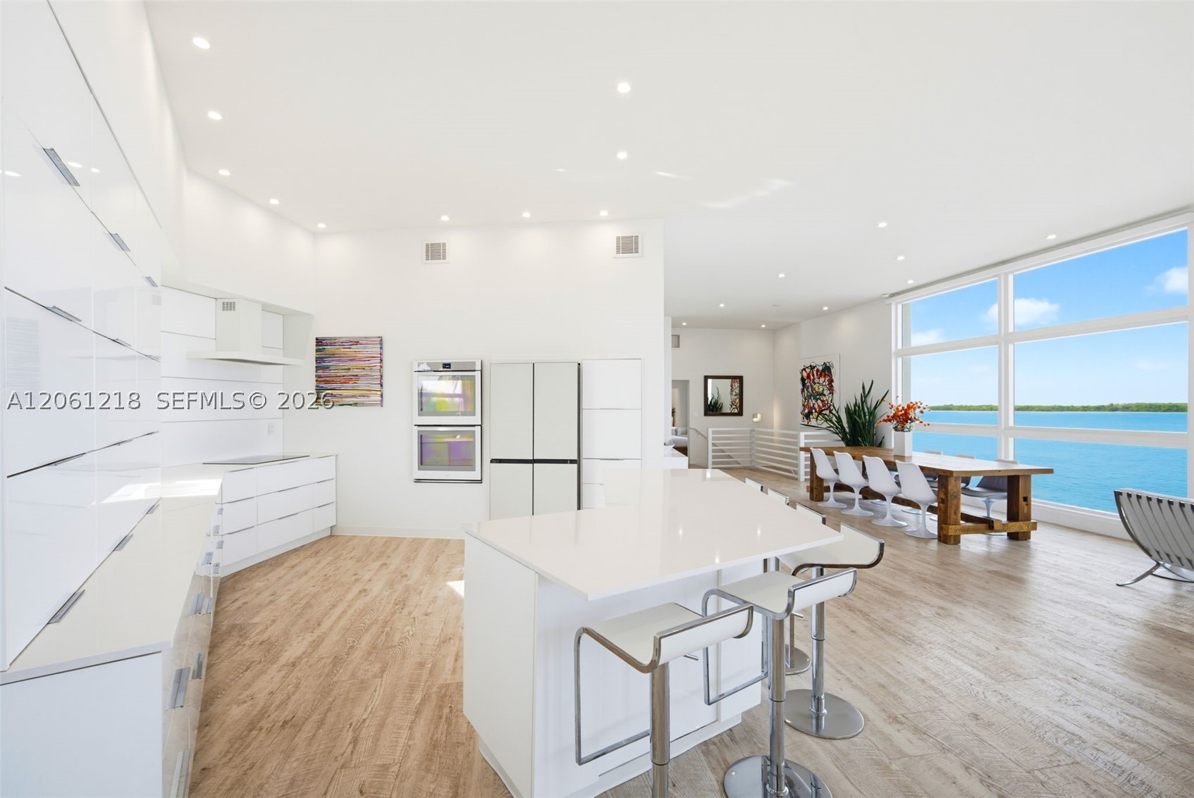 A12061218 Property Photo 16