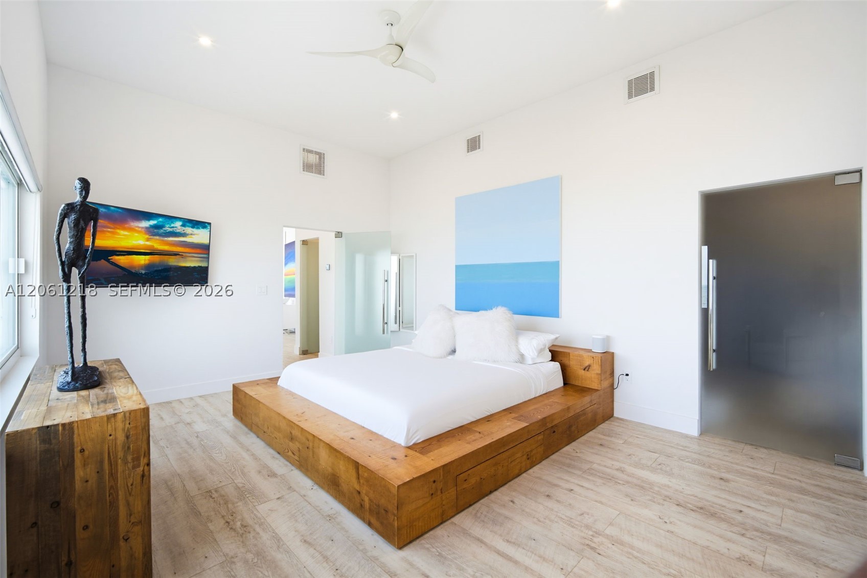 A12061218 Property Photo 23