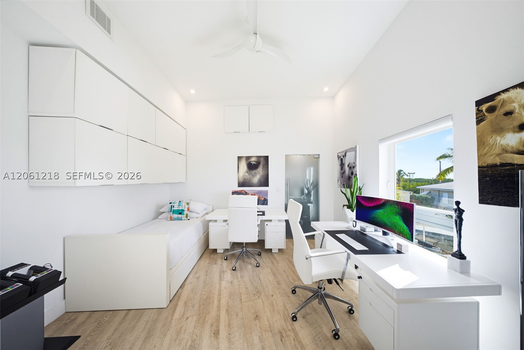 A12061218 Property Photo 33