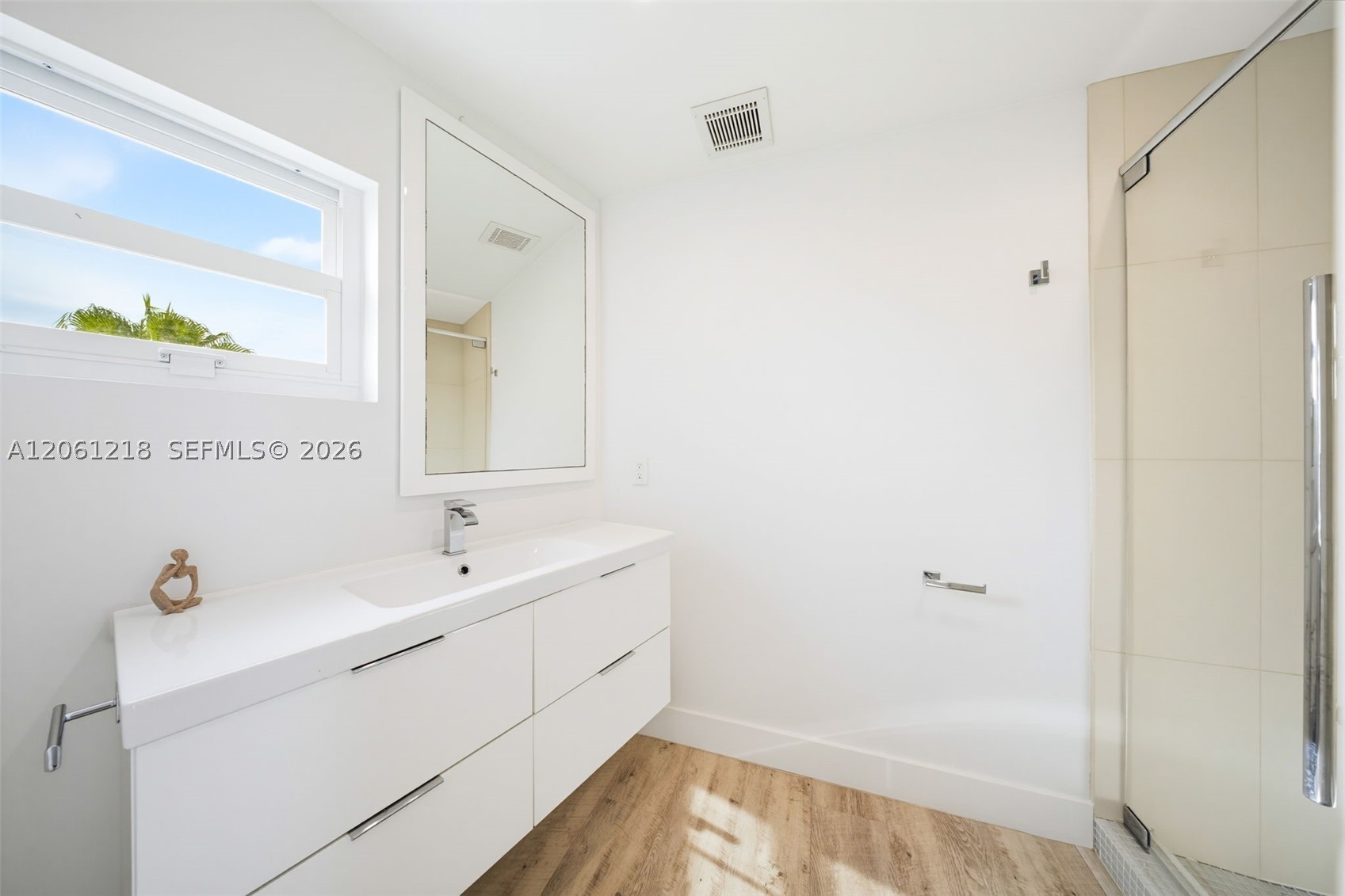 A12061218 Property Photo 34