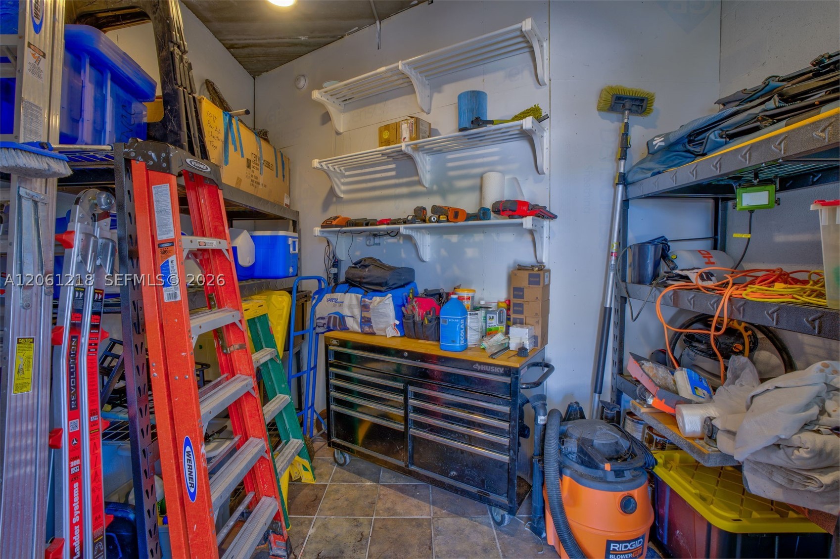 A12061218 Property Photo 51