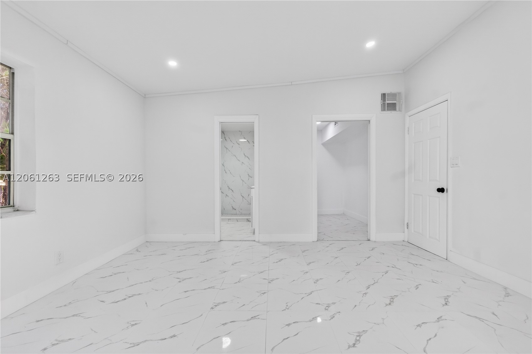 1777 N 17th Ct Property Photo 24