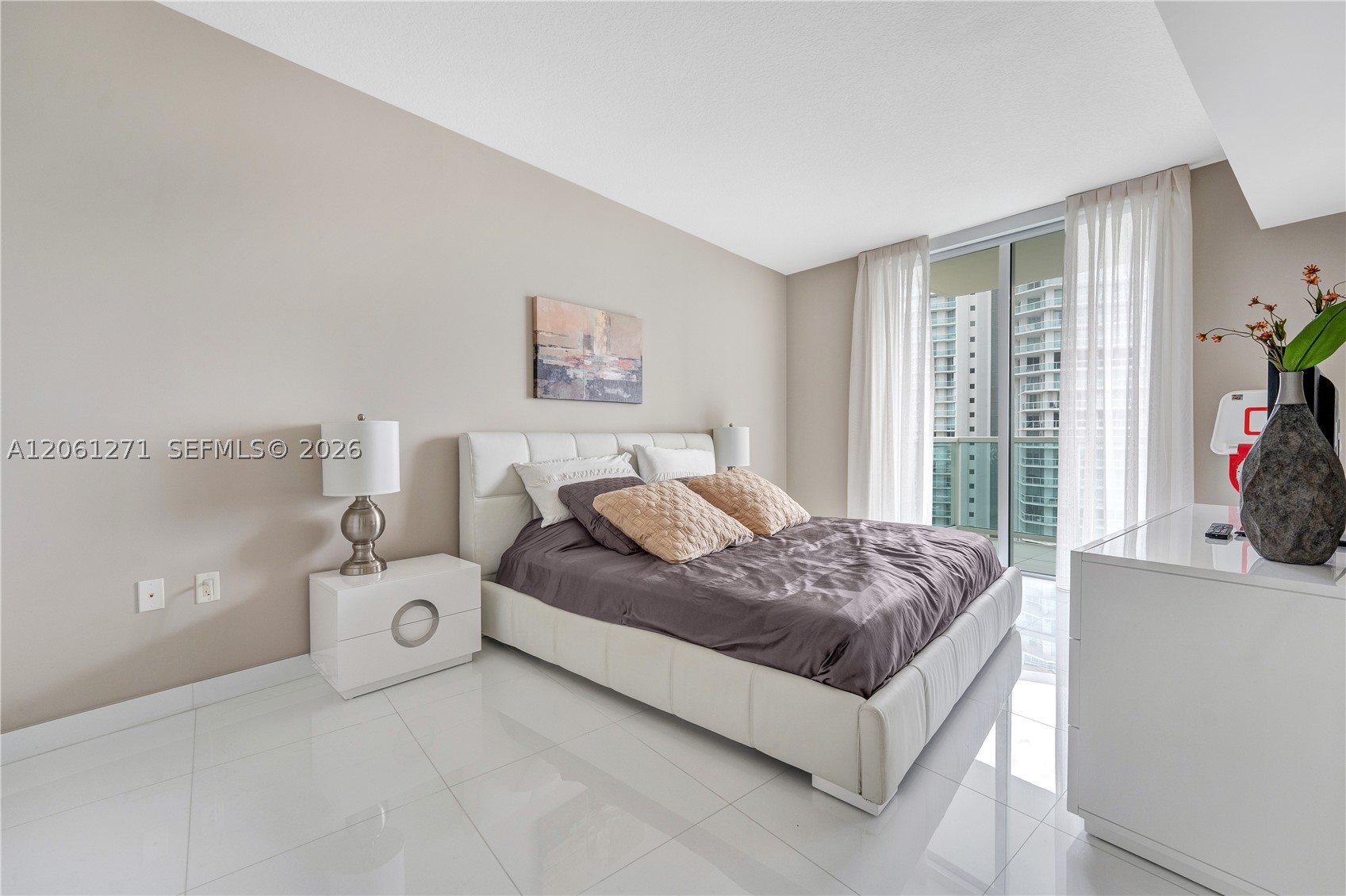 250 Sunny Isles Blvd 3-ph5 Property Photo 14