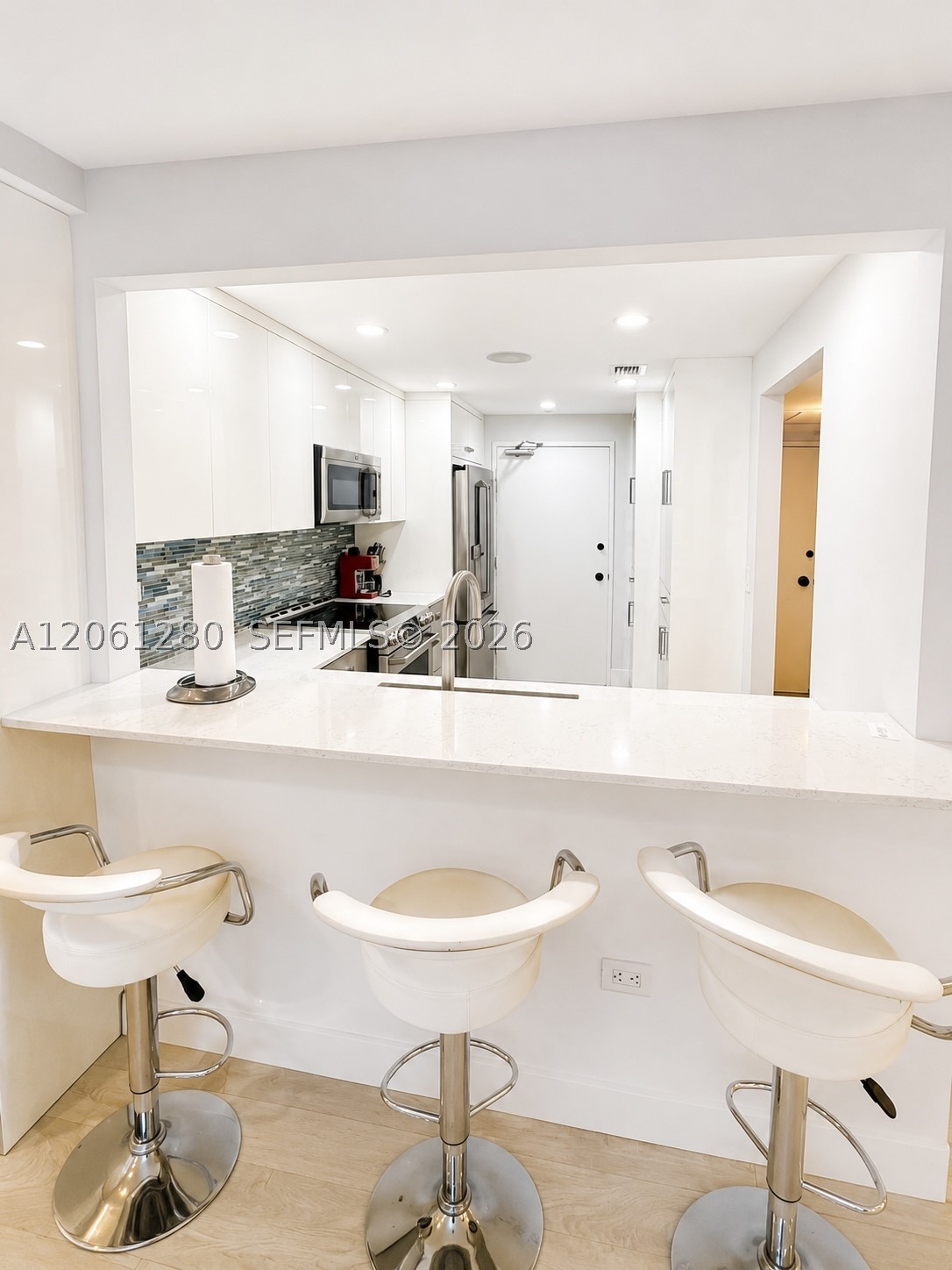 5555 Collins Ave 12c Property Photo 7