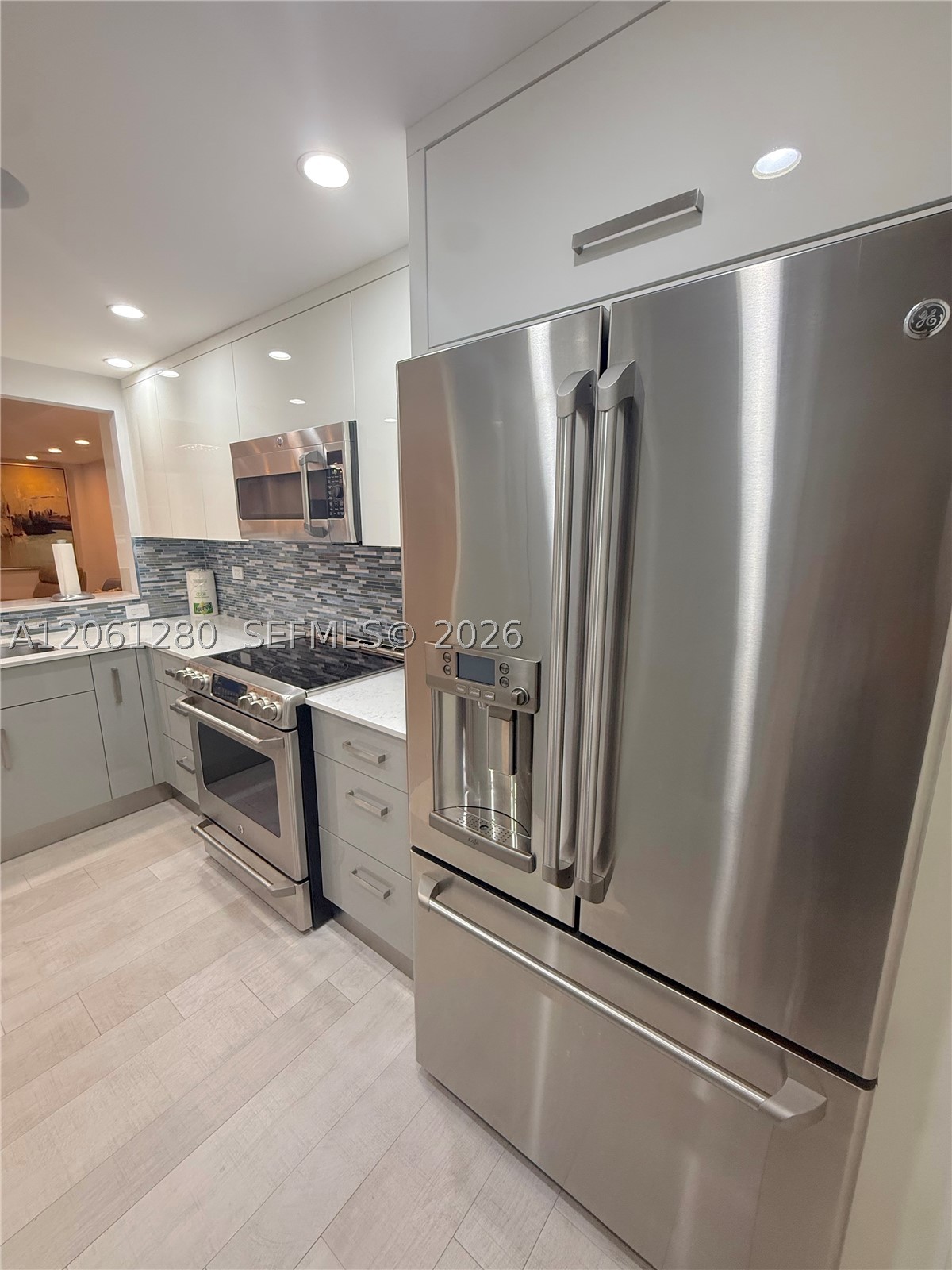5555 Collins Ave 12c Property Photo 14