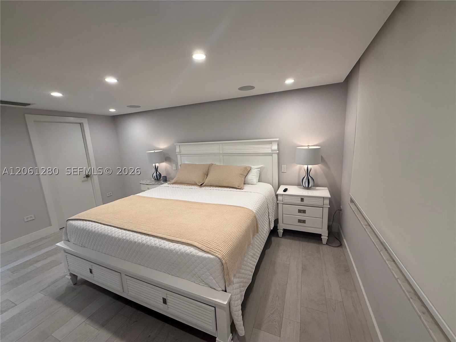 5555 Collins Ave 12c Property Photo 20