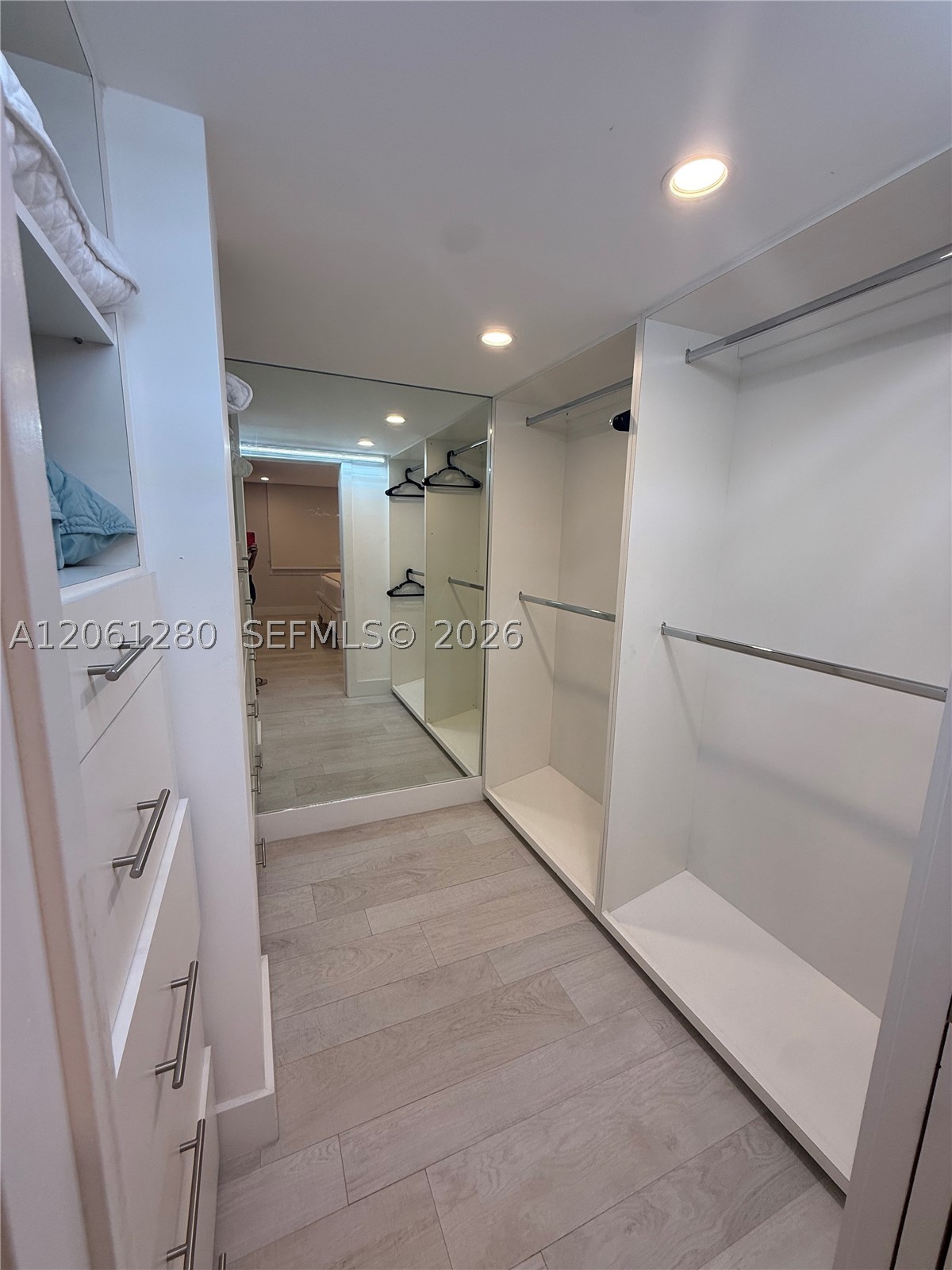 5555 Collins Ave 12c Property Photo 22