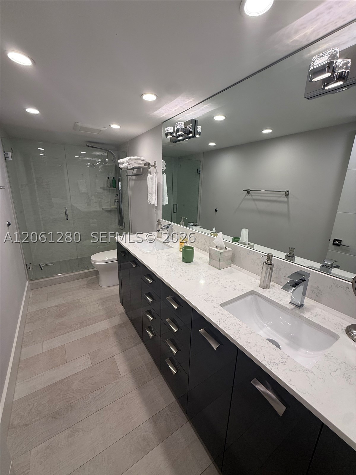 5555 Collins Ave 12c Property Photo 24
