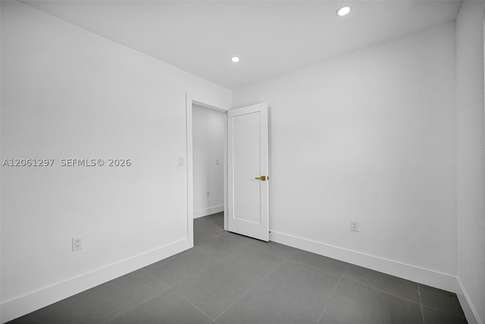 19301 Nw 52nd Ave Property Photo 15