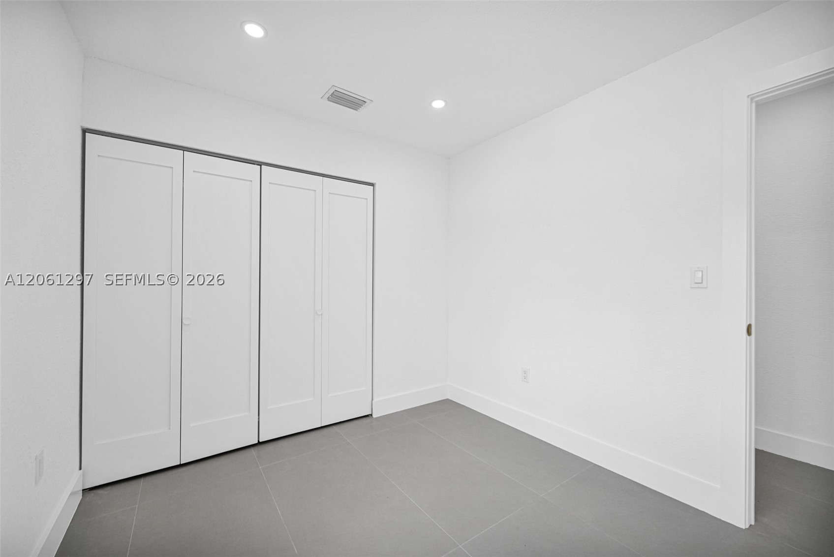 19301 Nw 52nd Ave Property Photo 16