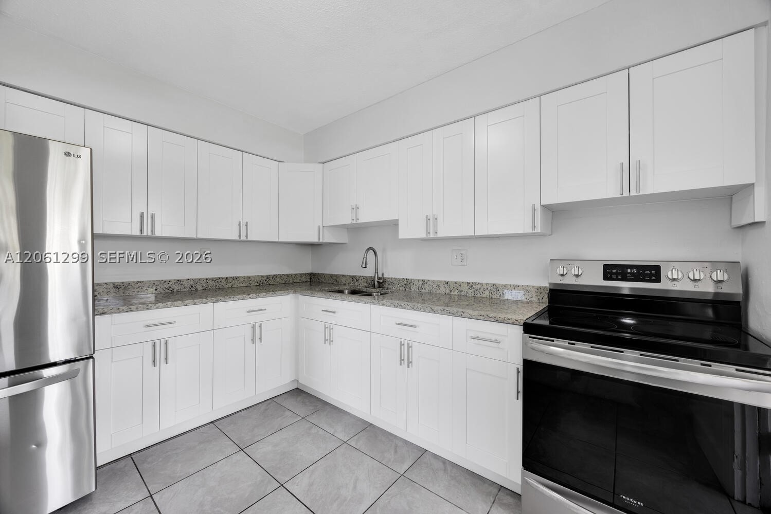 510 Se 12th Ct 6 Property Photo 2