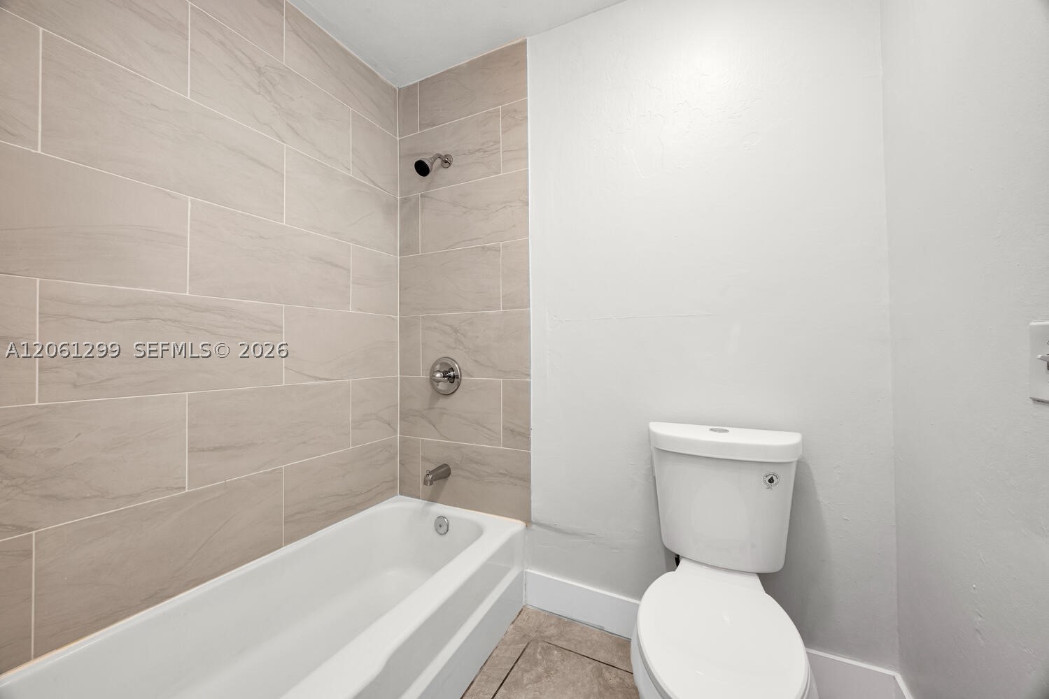 510 Se 12th Ct 6 Property Photo 4
