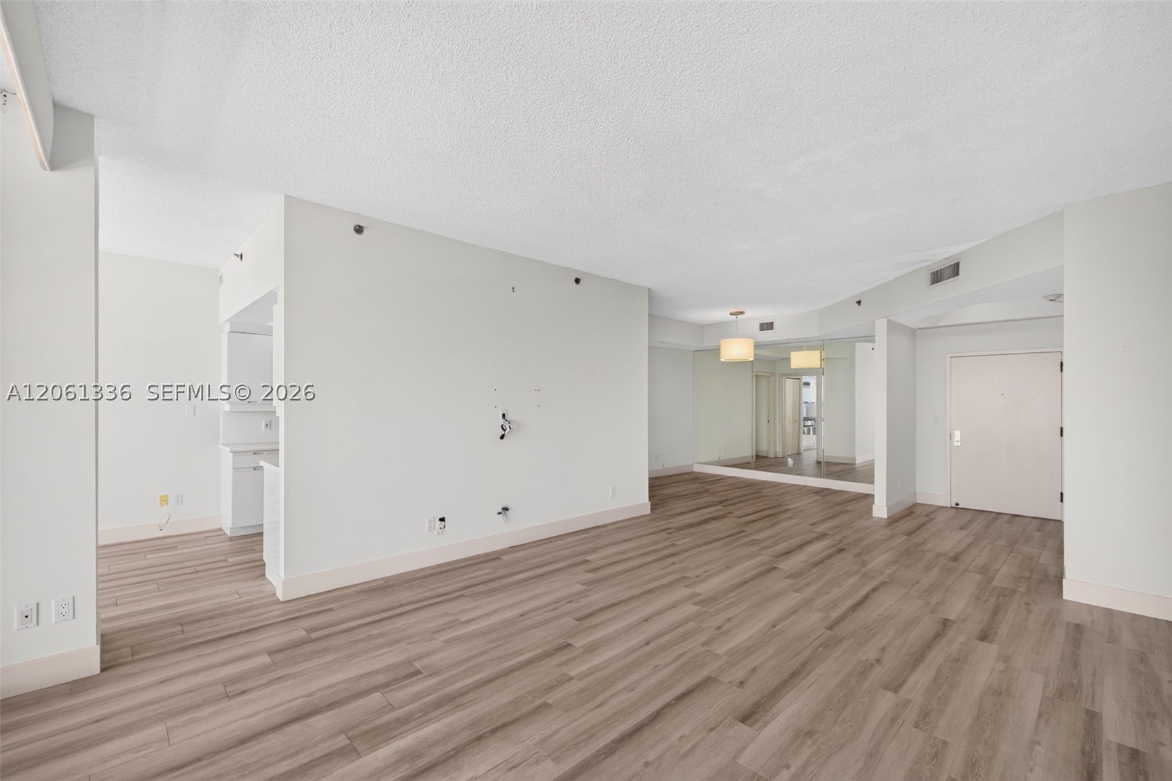 2000 Island Blvd 3008 Property Photo 10