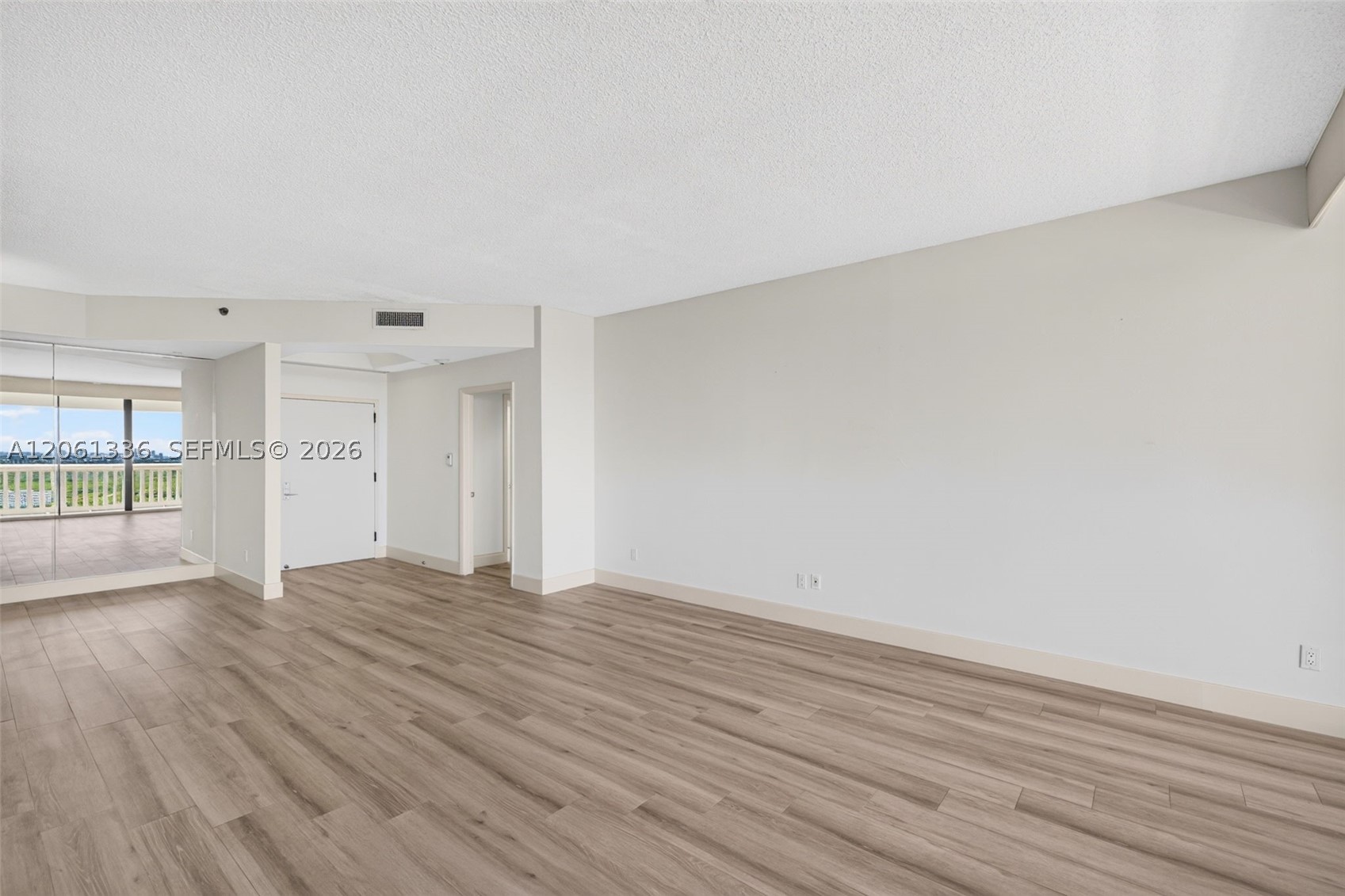 2000 Island Blvd 3008 Property Photo 11