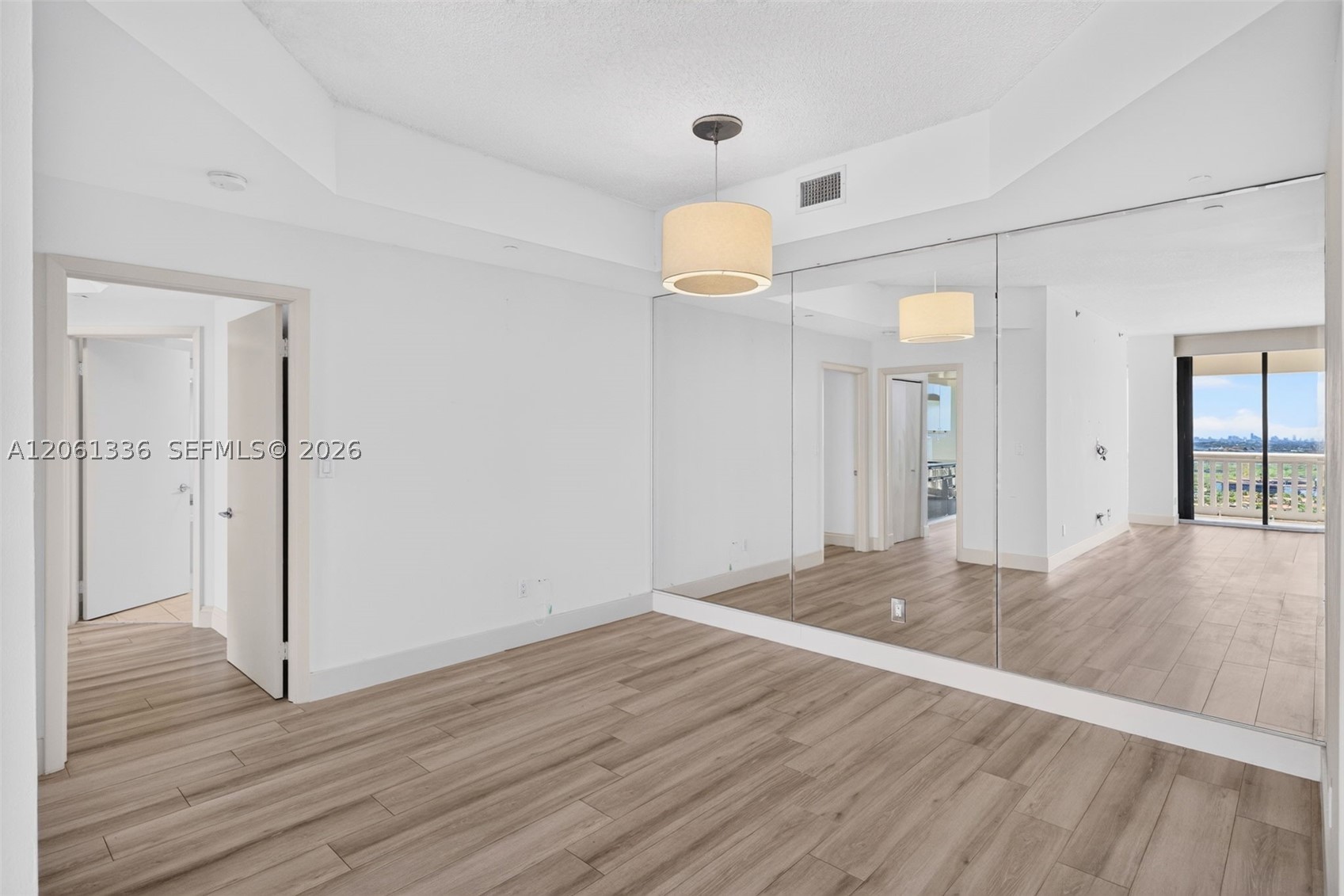 2000 Island Blvd 3008 Property Photo 12