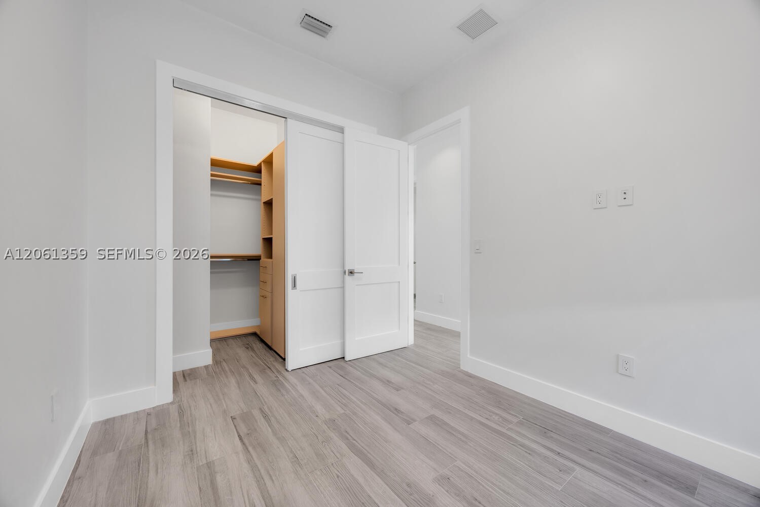 2426 Sw 25th St 2426 Property Photo 12