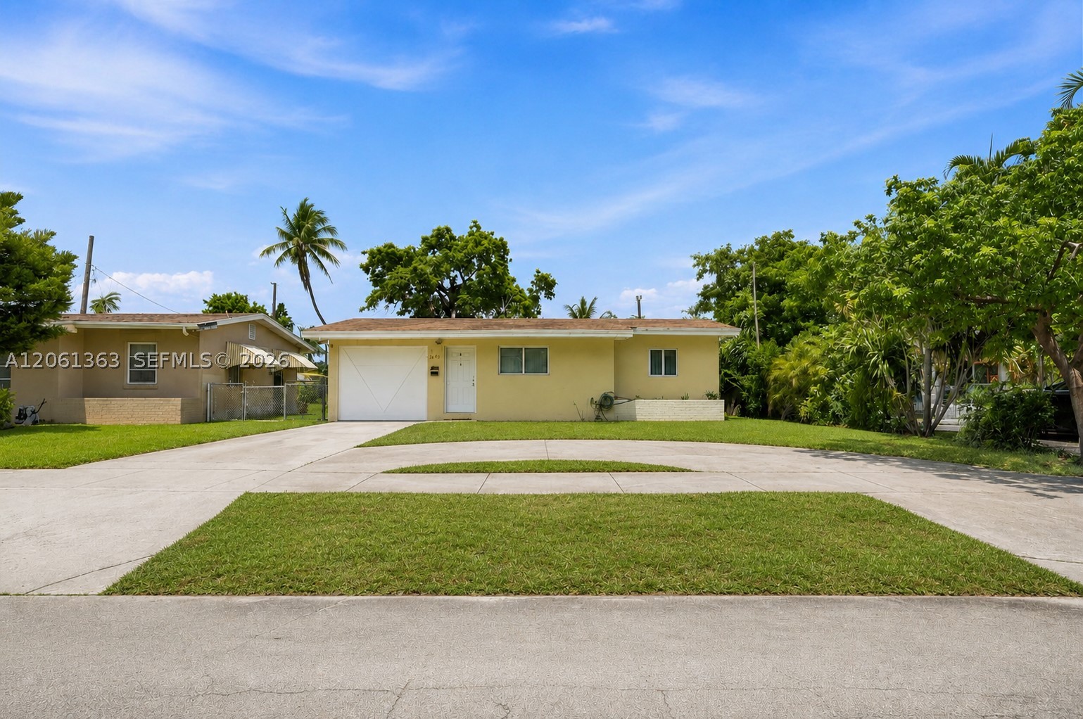 2439 Mayo St Property Photo 1