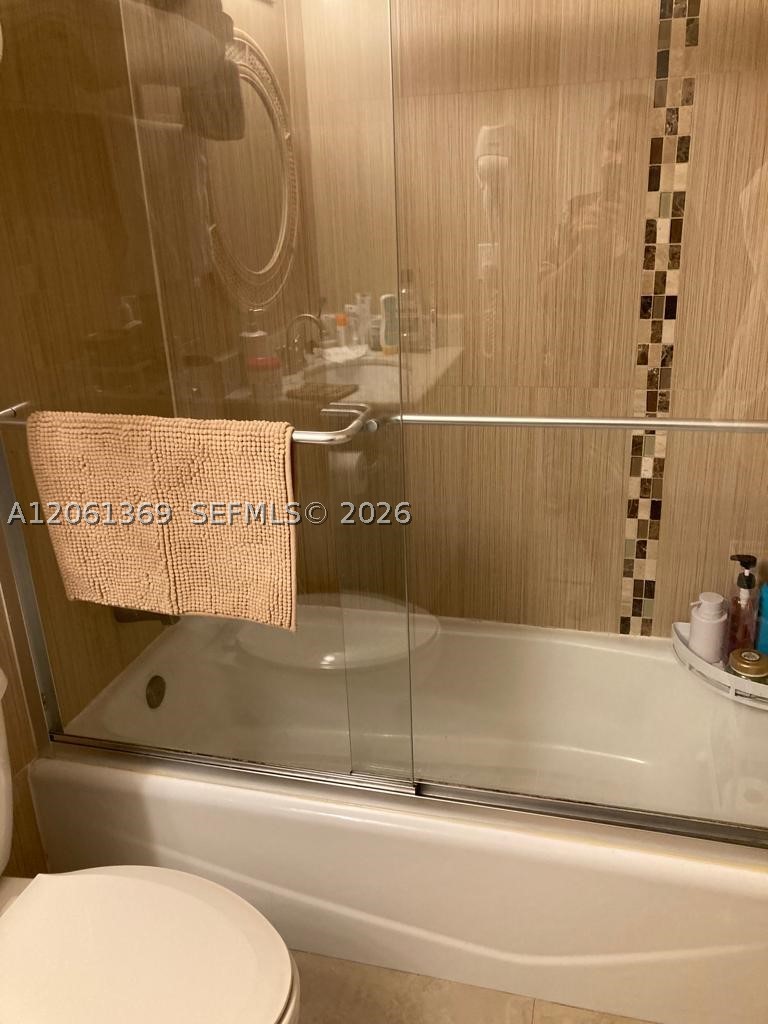19201 Collins Ave 726 Property Photo 10