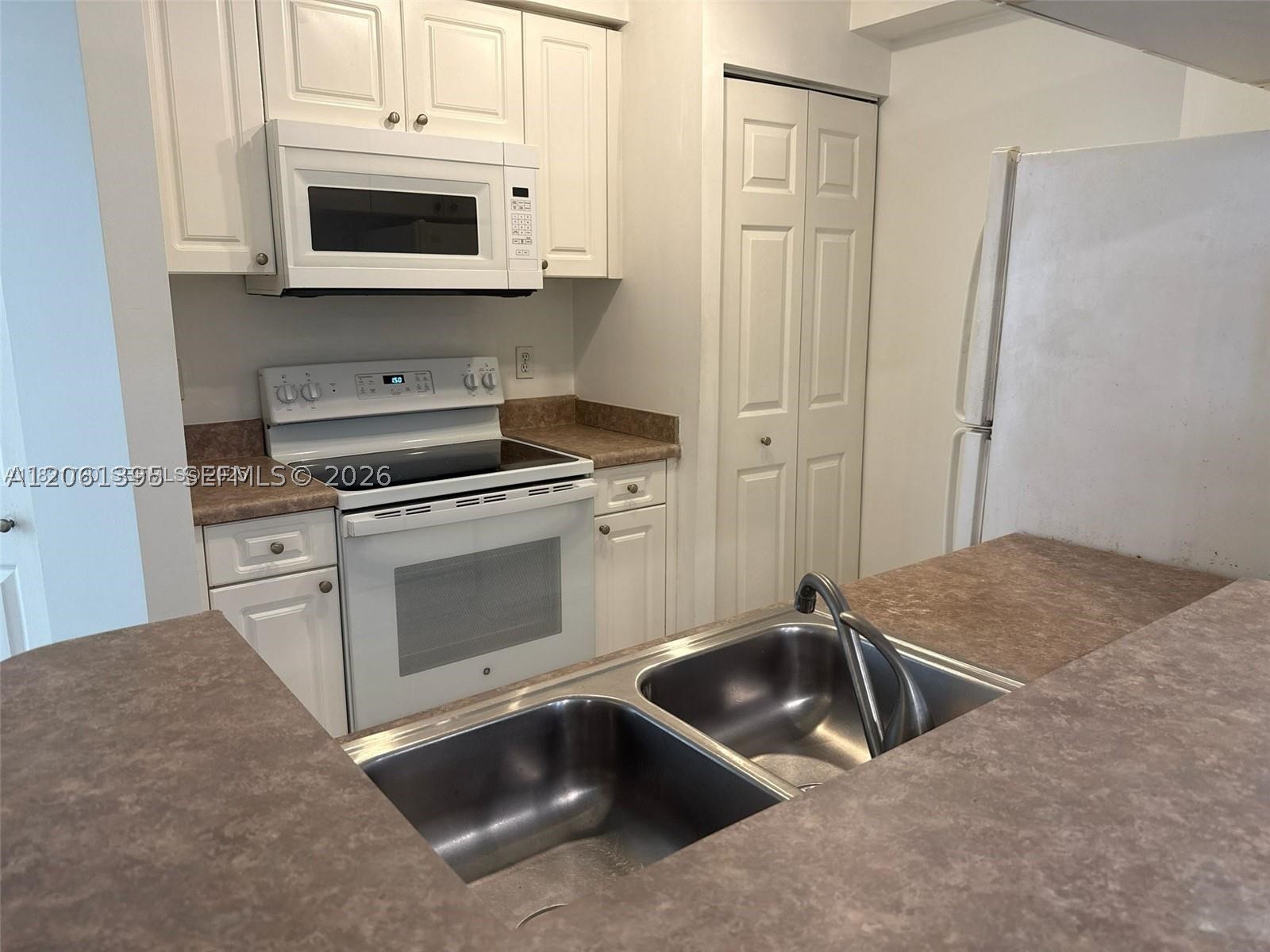 17100 N Bay Rd 1309 Property Photo 25