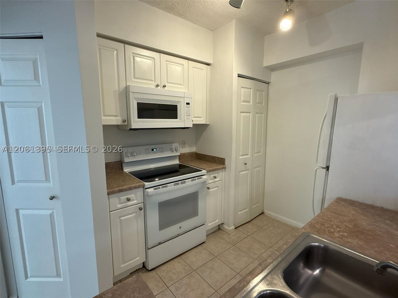 17100 N Bay Rd 1309 Property Photo 29