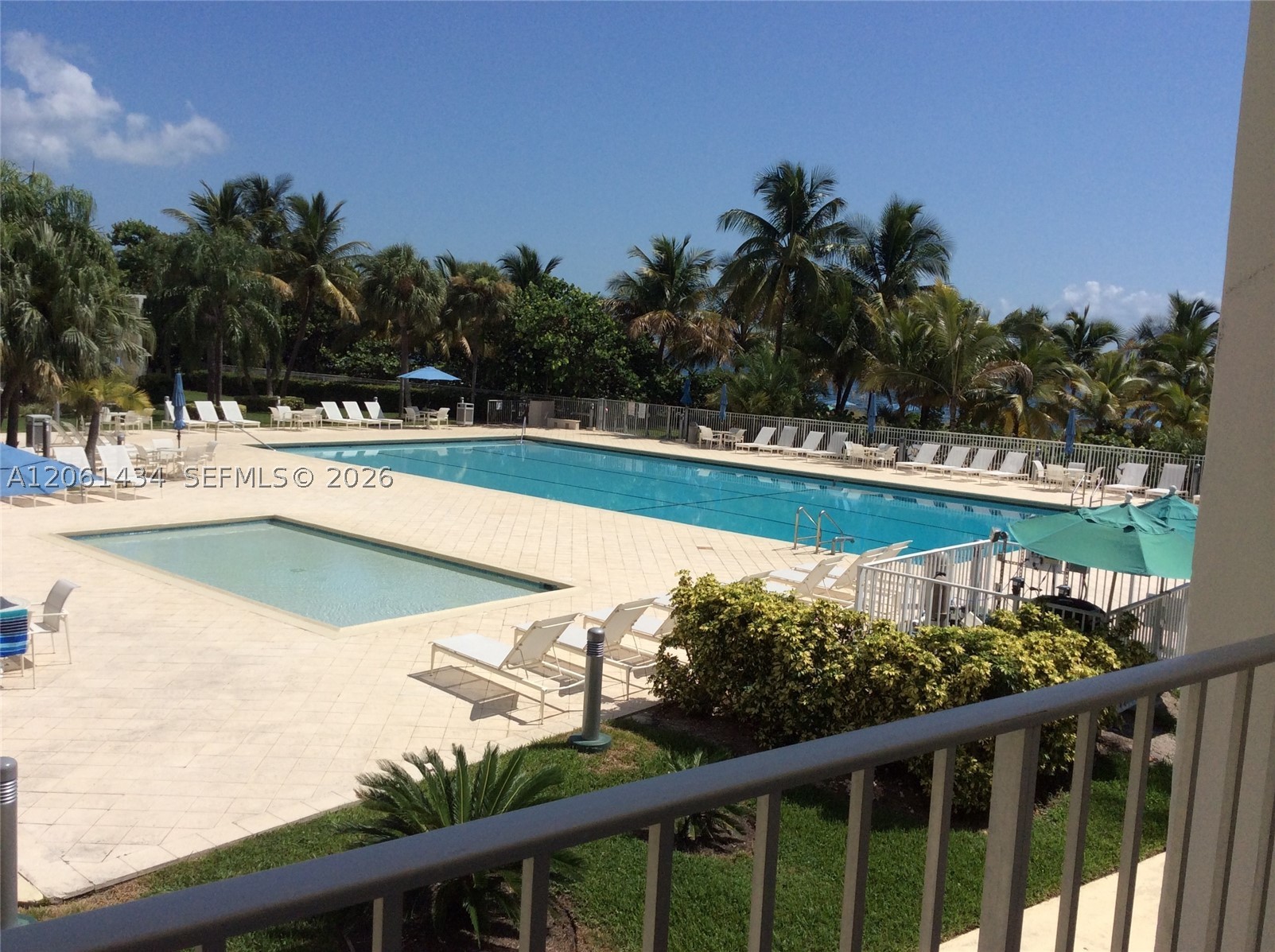 881 Ocean Dr TH3 Property Photo 1