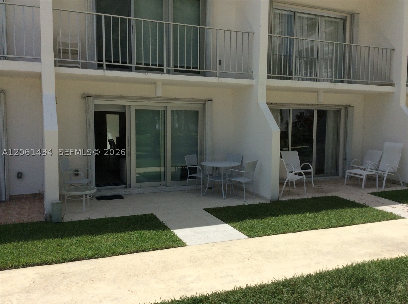 881 Ocean Dr Th3 Property Photo 2