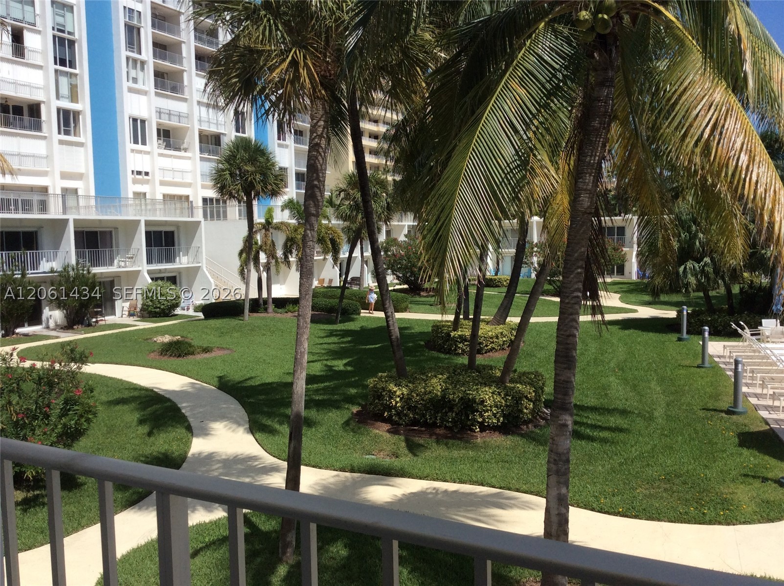 881 Ocean Dr Th3 Property Photo 3
