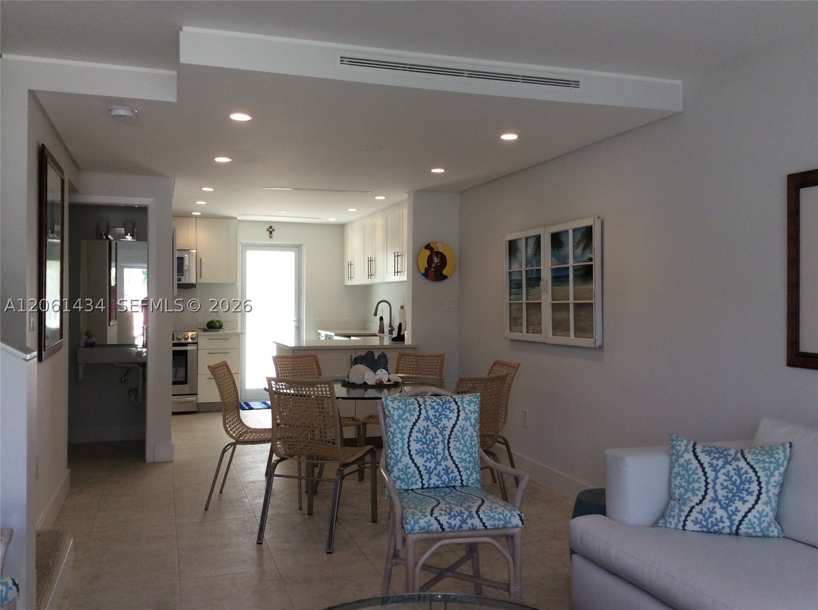 881 Ocean Dr Th3 Property Photo 4