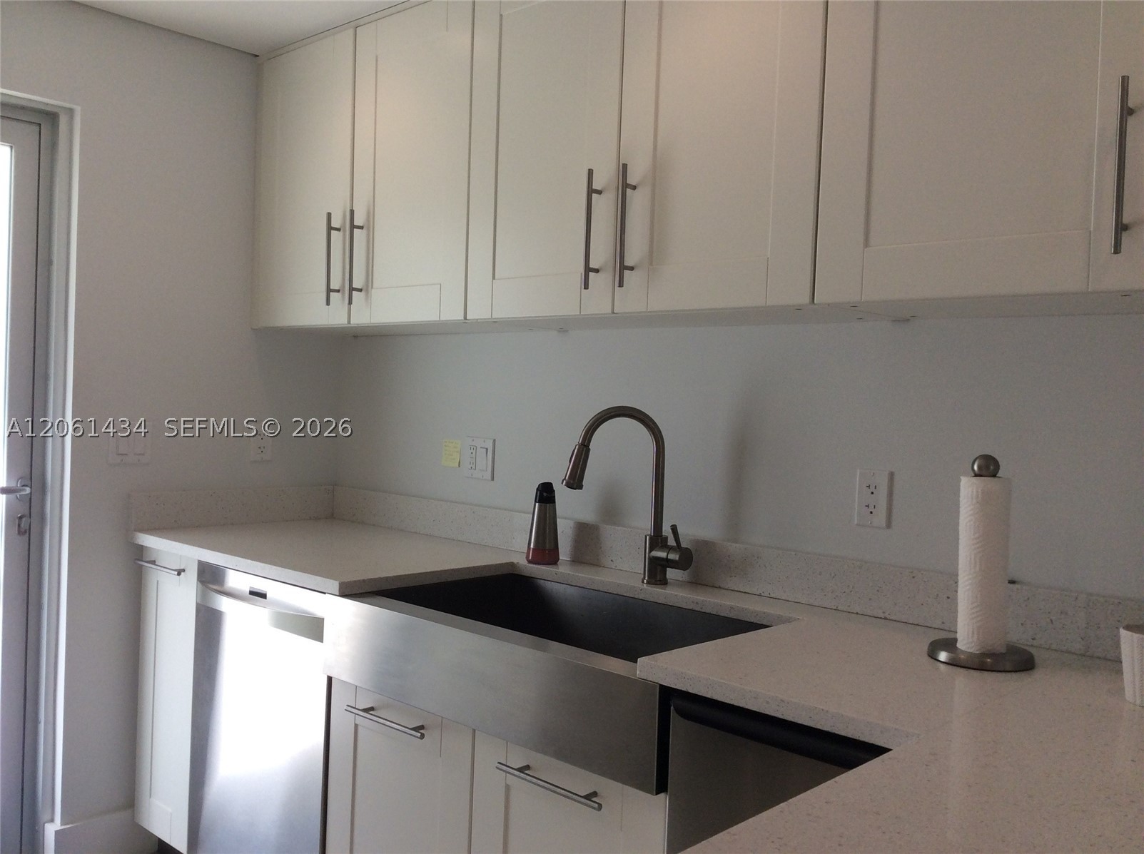 881 Ocean Dr Th3 Property Photo 7
