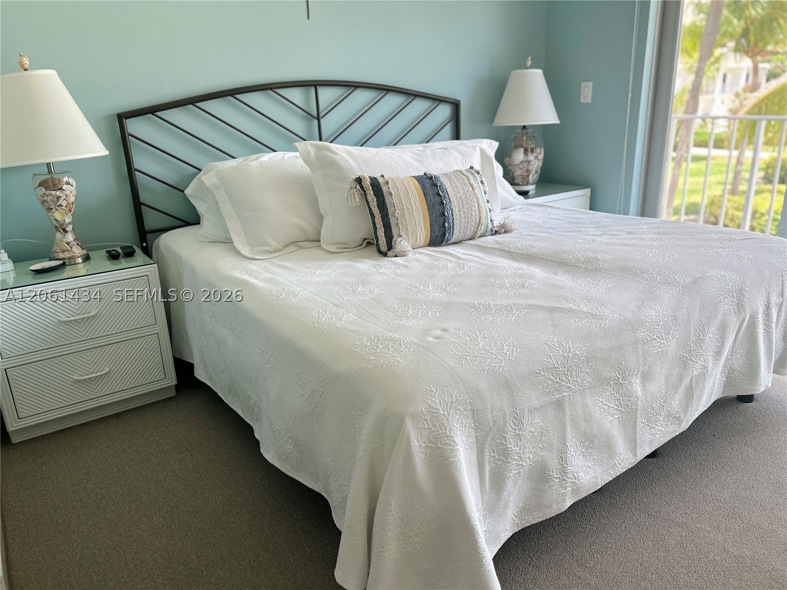 881 Ocean Dr Th3 Property Photo 12