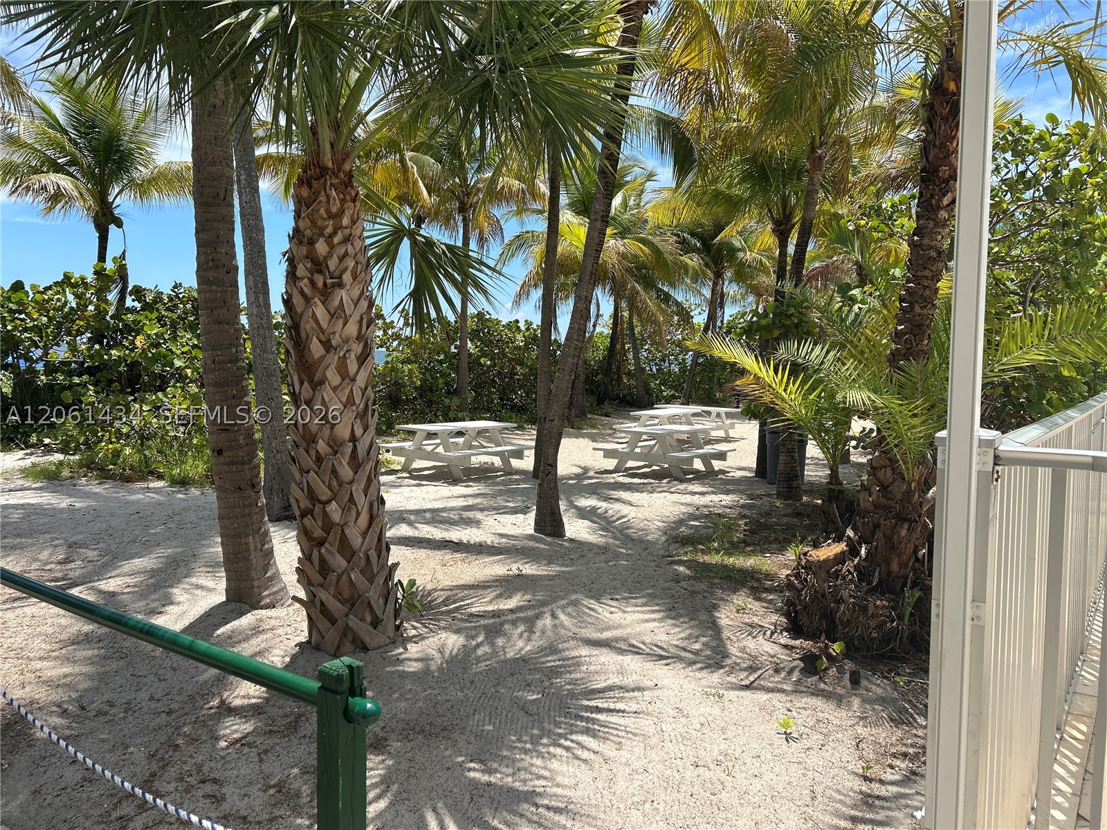 881 Ocean Dr Th3 Property Photo 13