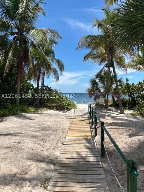 881 Ocean Dr Th3 Property Photo 14