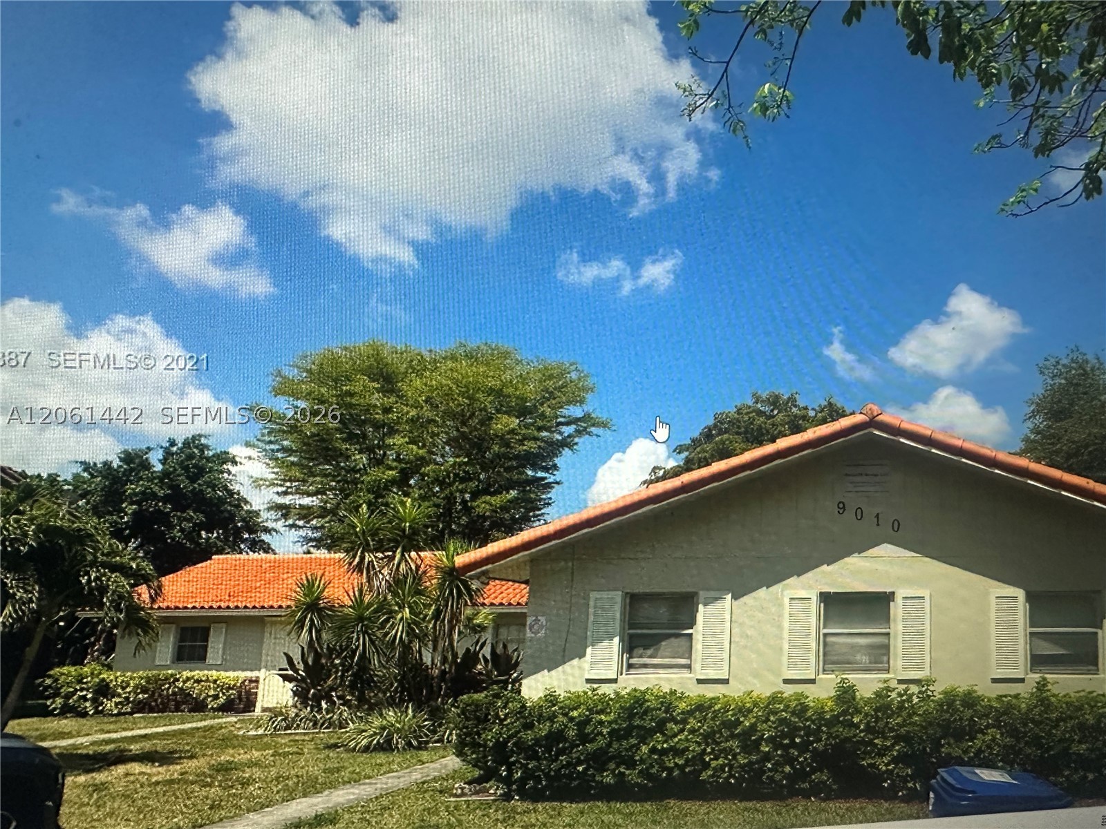 9010 NW 38th Dr 3 Property Photo 1