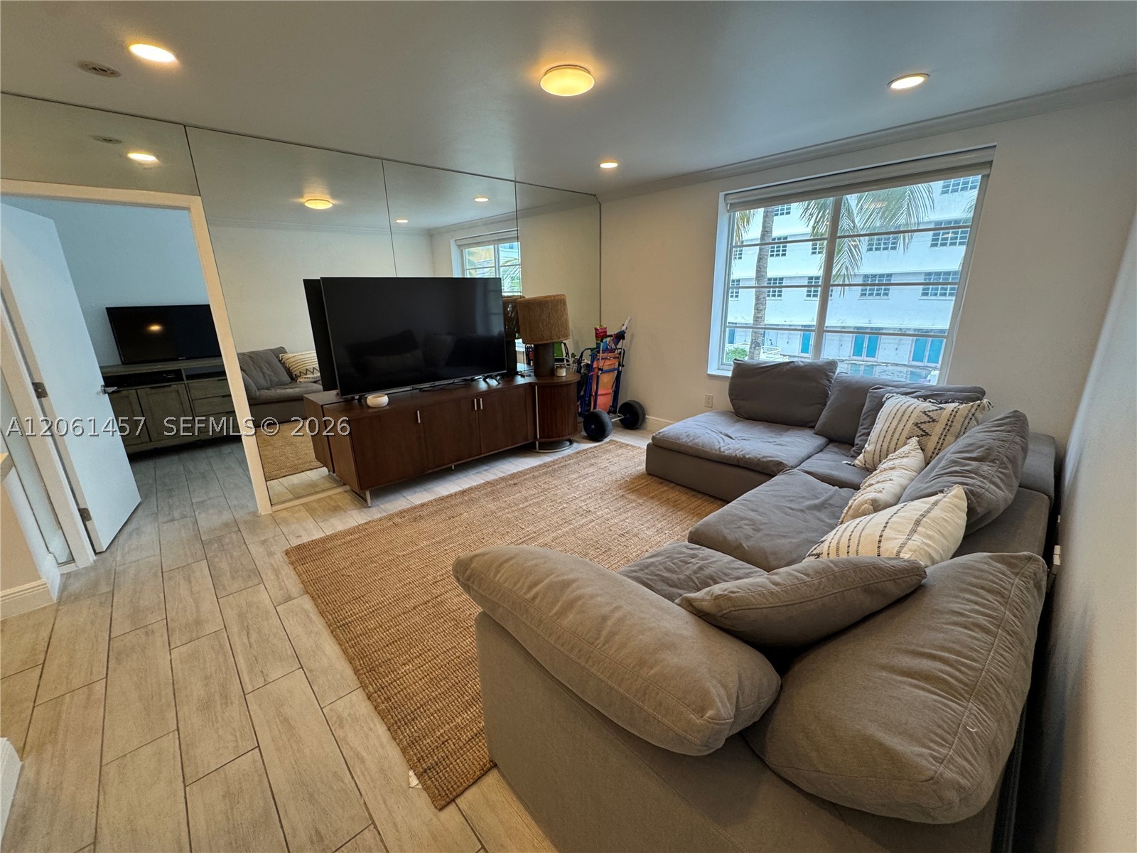 1460 Ocean Dr 305 Property Photo 1