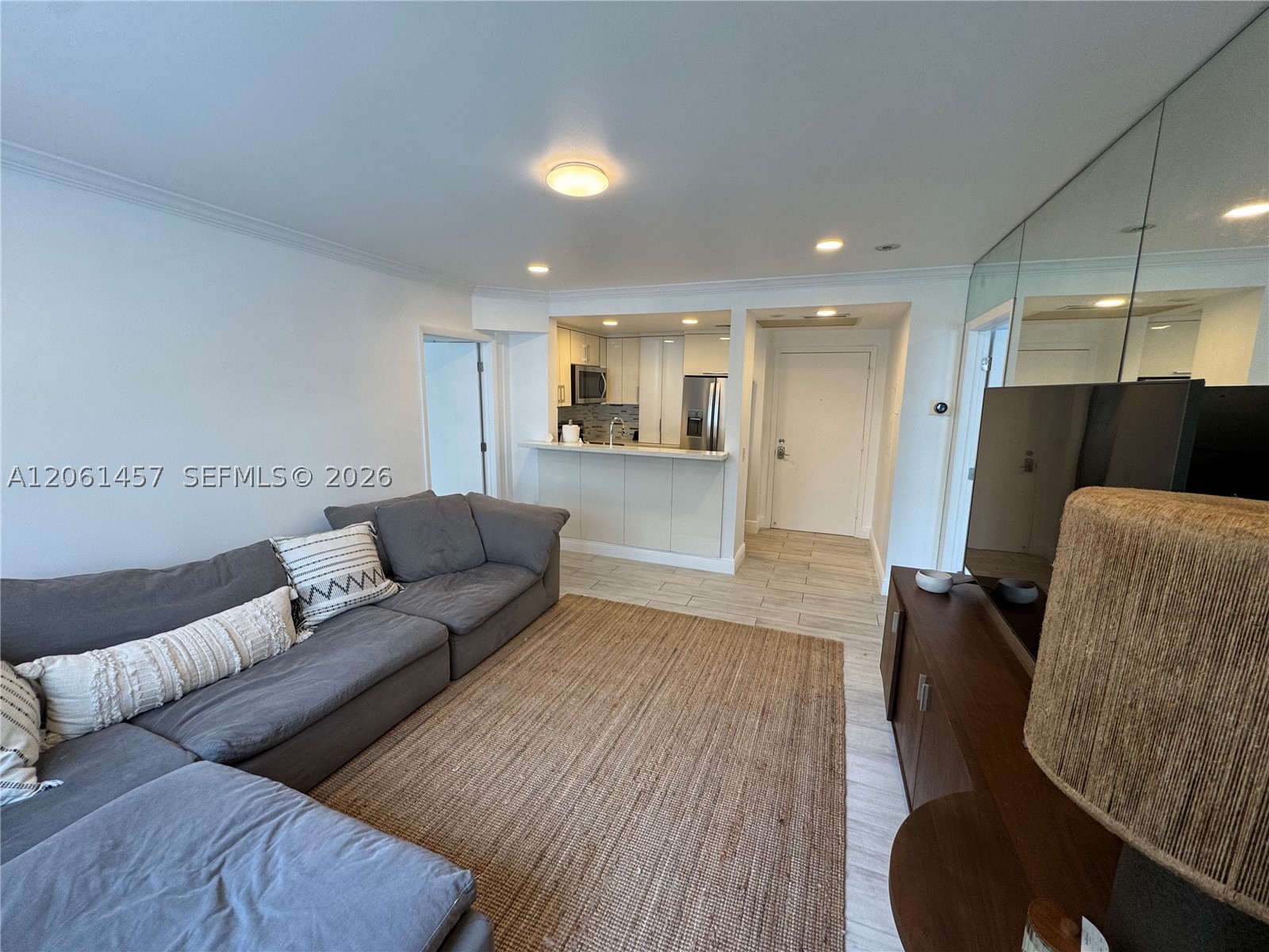 1460 Ocean Dr 305 Property Photo 3