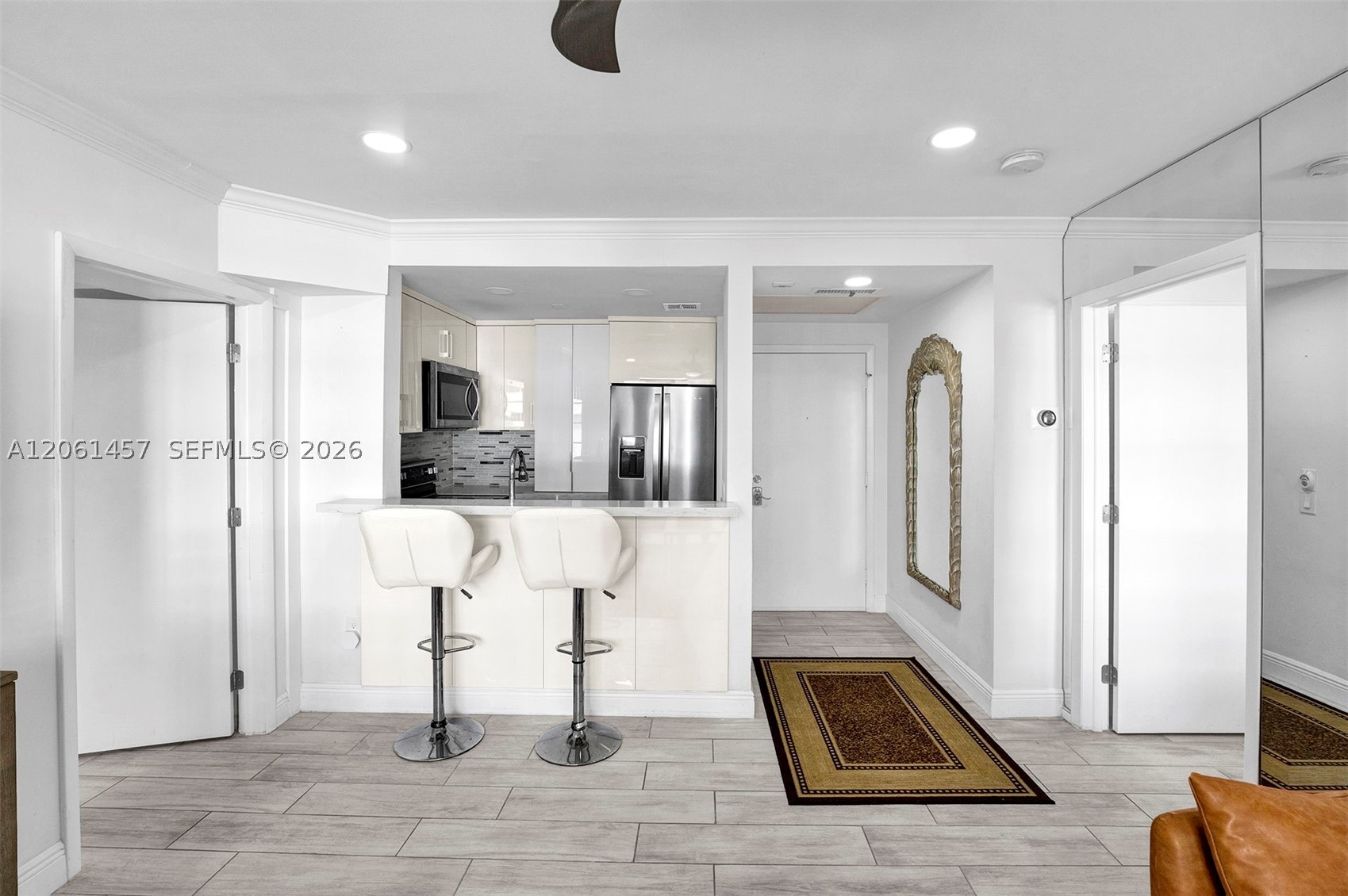 1460 Ocean Dr 305 Property Photo 5