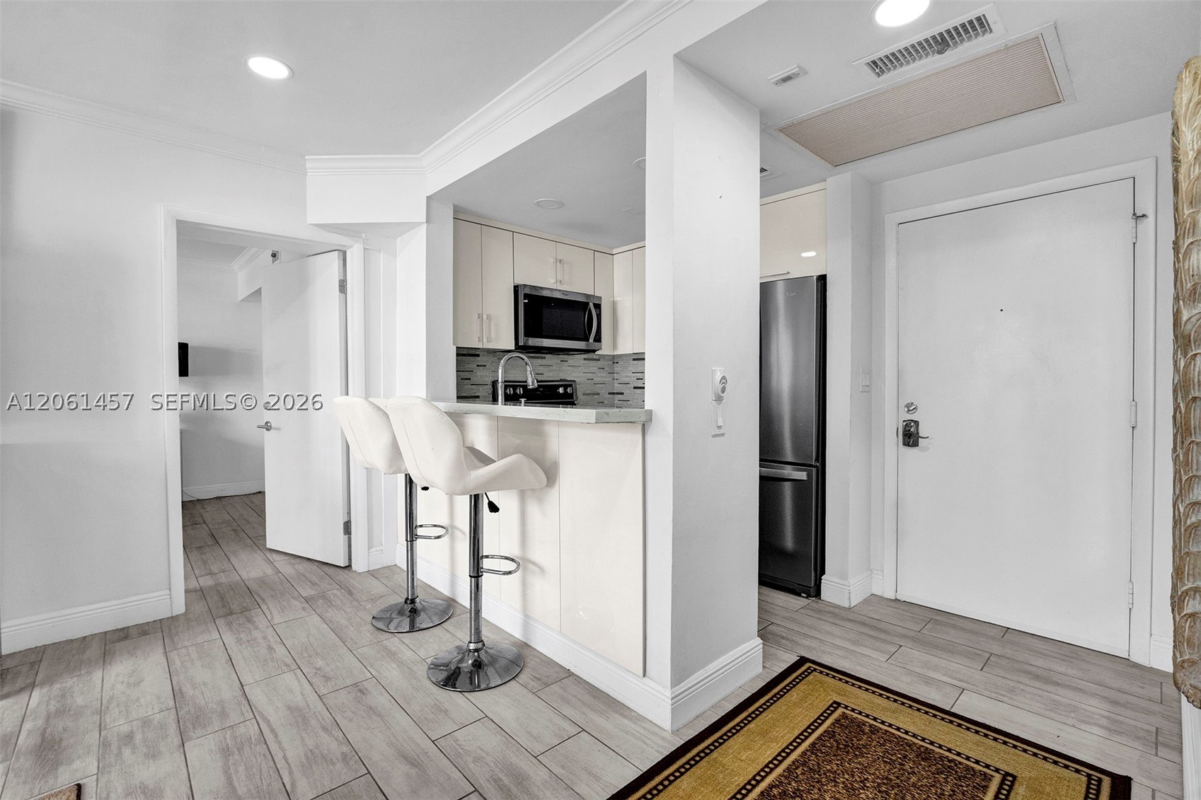 1460 Ocean Dr 305 Property Photo 16